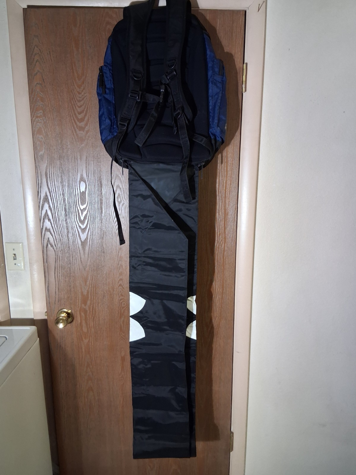 Under Armour Backpack Snowboarding Unique Hidden Flag/Seat Attached