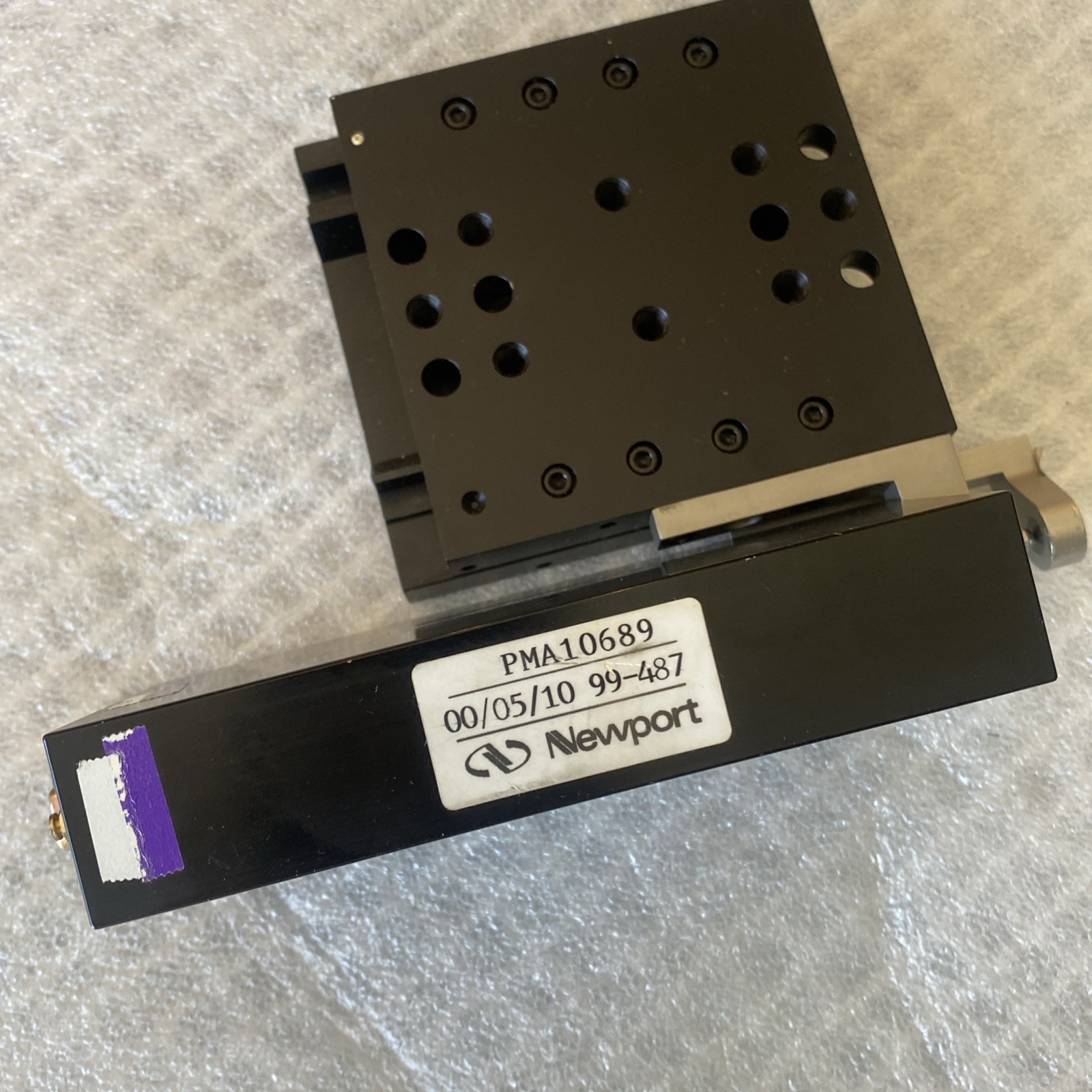 Newport's Vertical Translation Stages 99-487 PMA10689