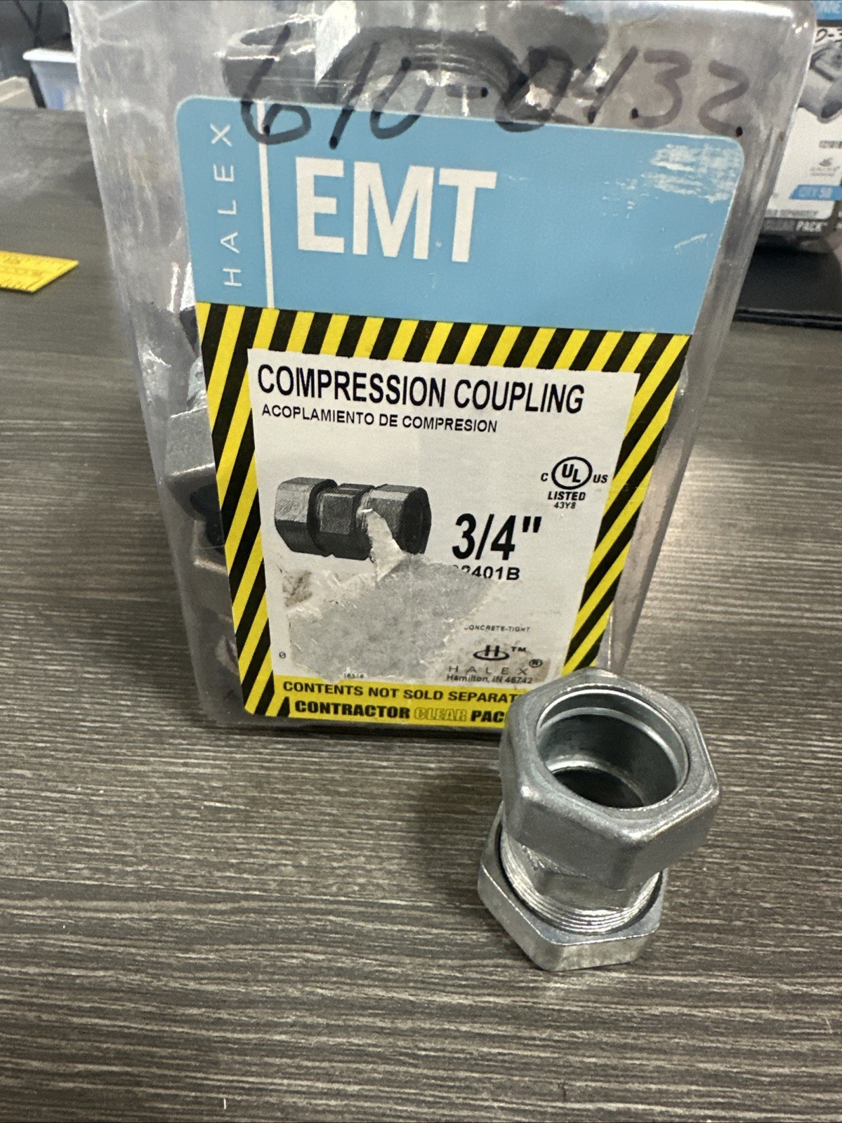 Halex 02401B Coupling, 3/4 in Compression, Zinc, 24/BX