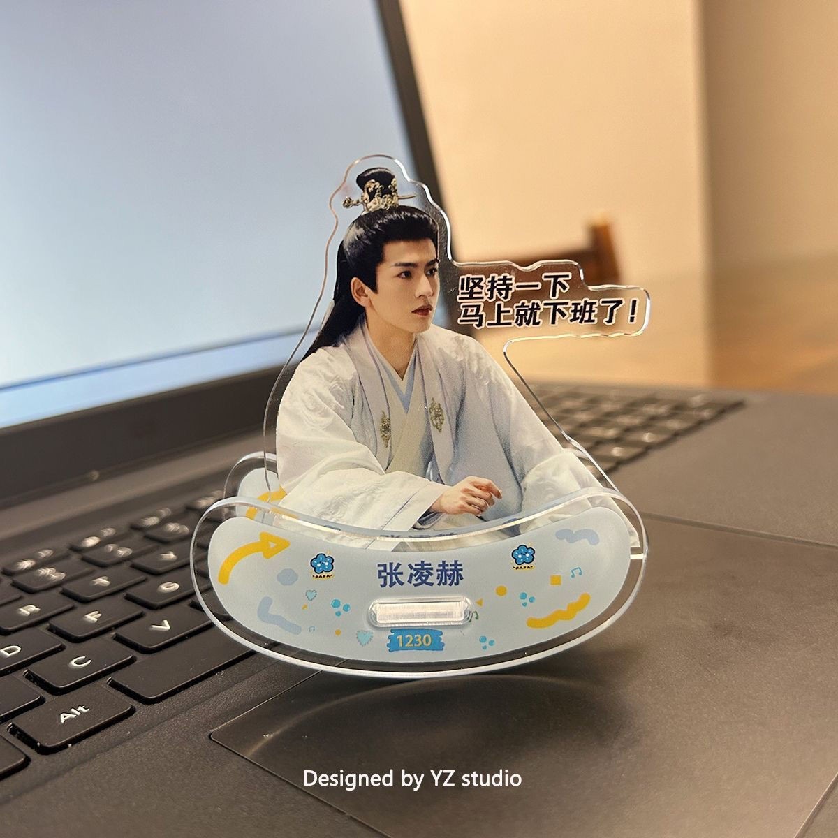 Acrylic shaking head doll around the star Zhang Linghe 7-piece set of support