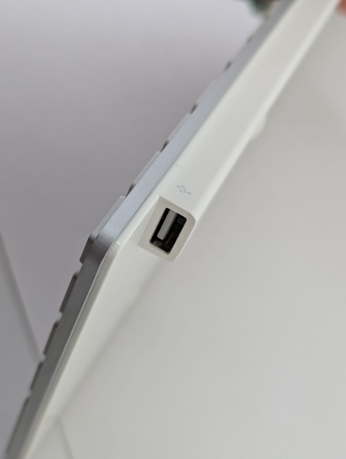 Apple USB Wired Full Keyboard A1243 Authentic Apple Aluminum