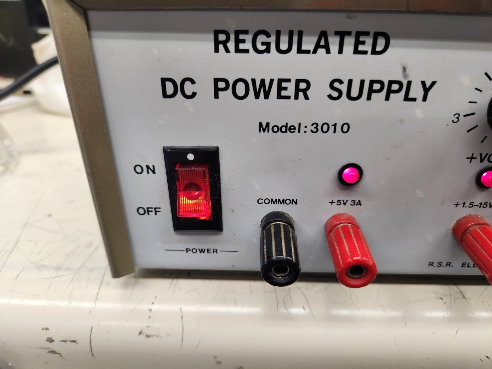RSR ELECTRONICS 3010 Regulated DC Power Supply TECH TESTED !