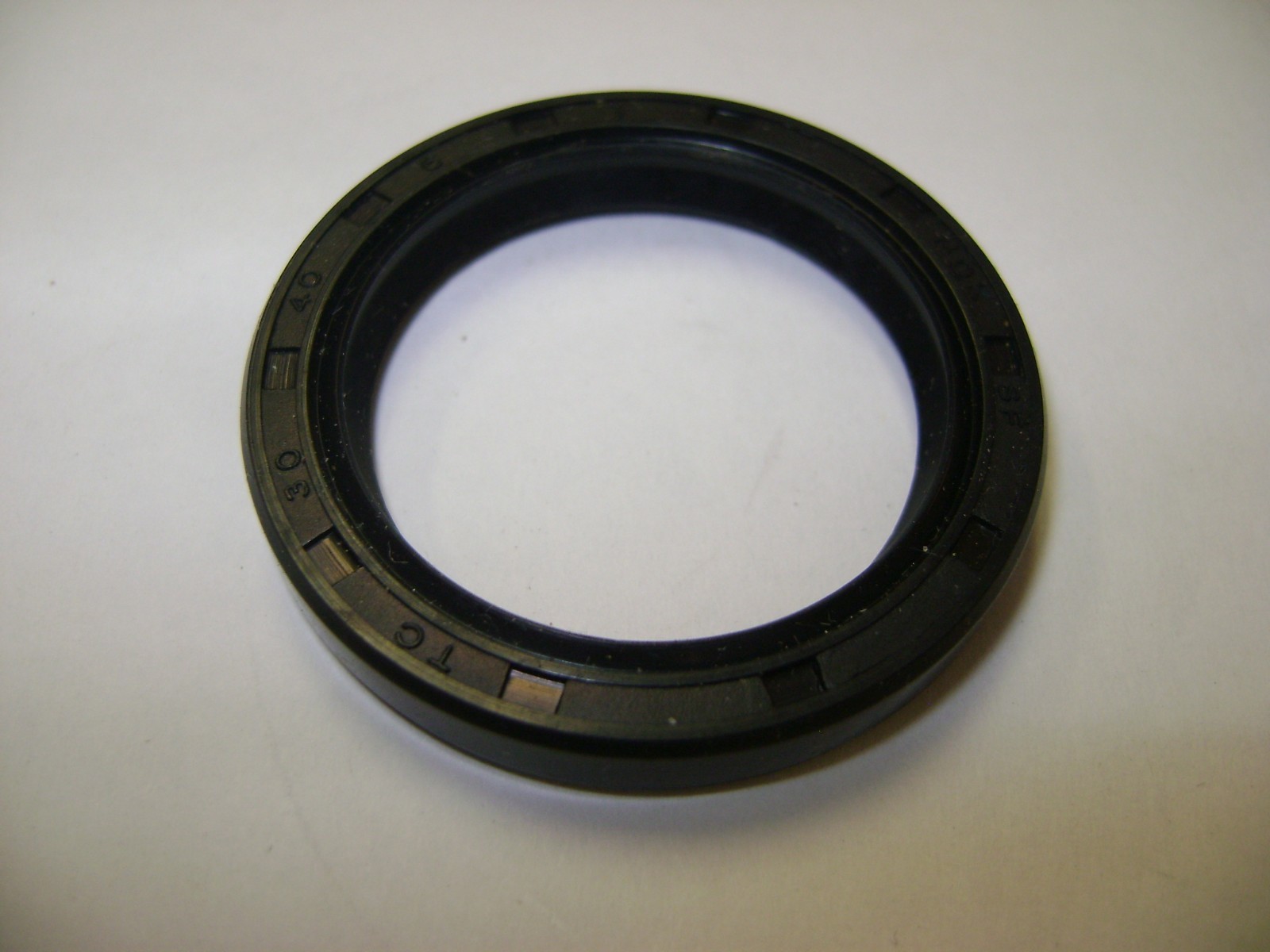 NEW TC 30X40X6 DOUBLE LIPS METRIC OIL / DUST SEAL 30mm X 40mm X 6mm