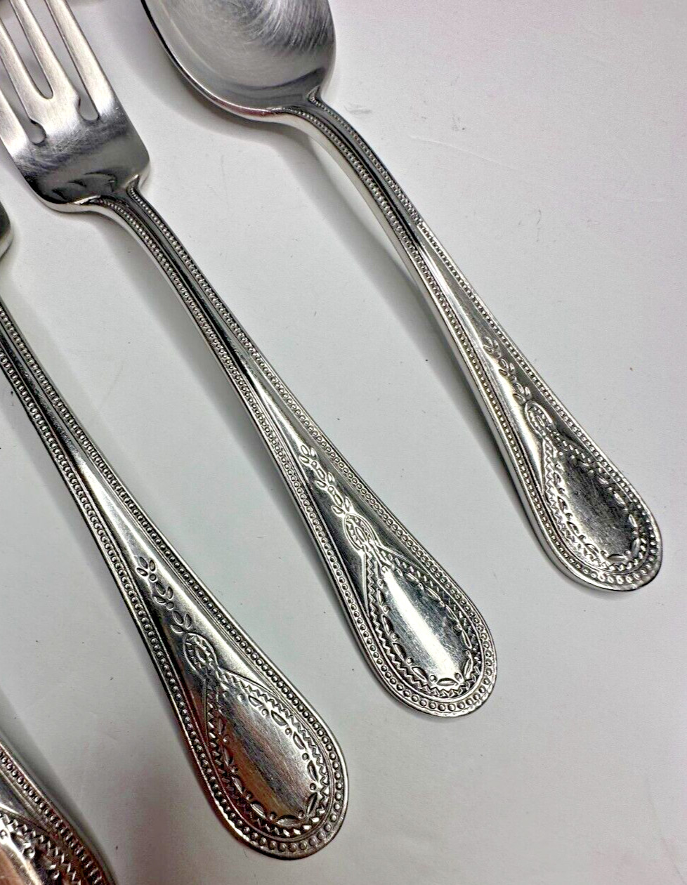Wallace CONTINENTAL BATEMAN 18/10 Stainless Flatware 12 pc set Fork Spoon Knife