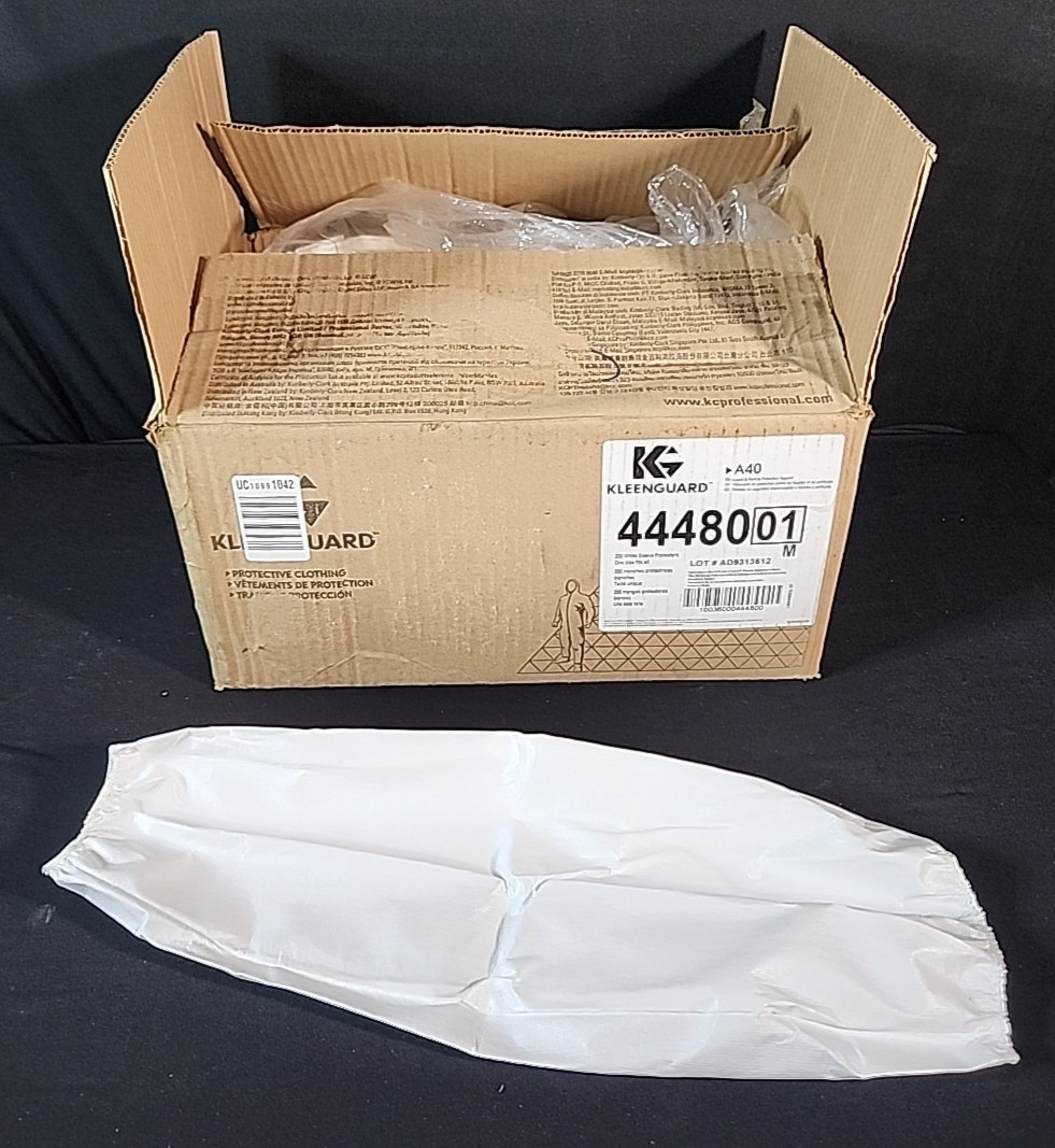 New Kleenguard 44480 White Sleeve Protectors 200 ct  A40 Protection 18"
