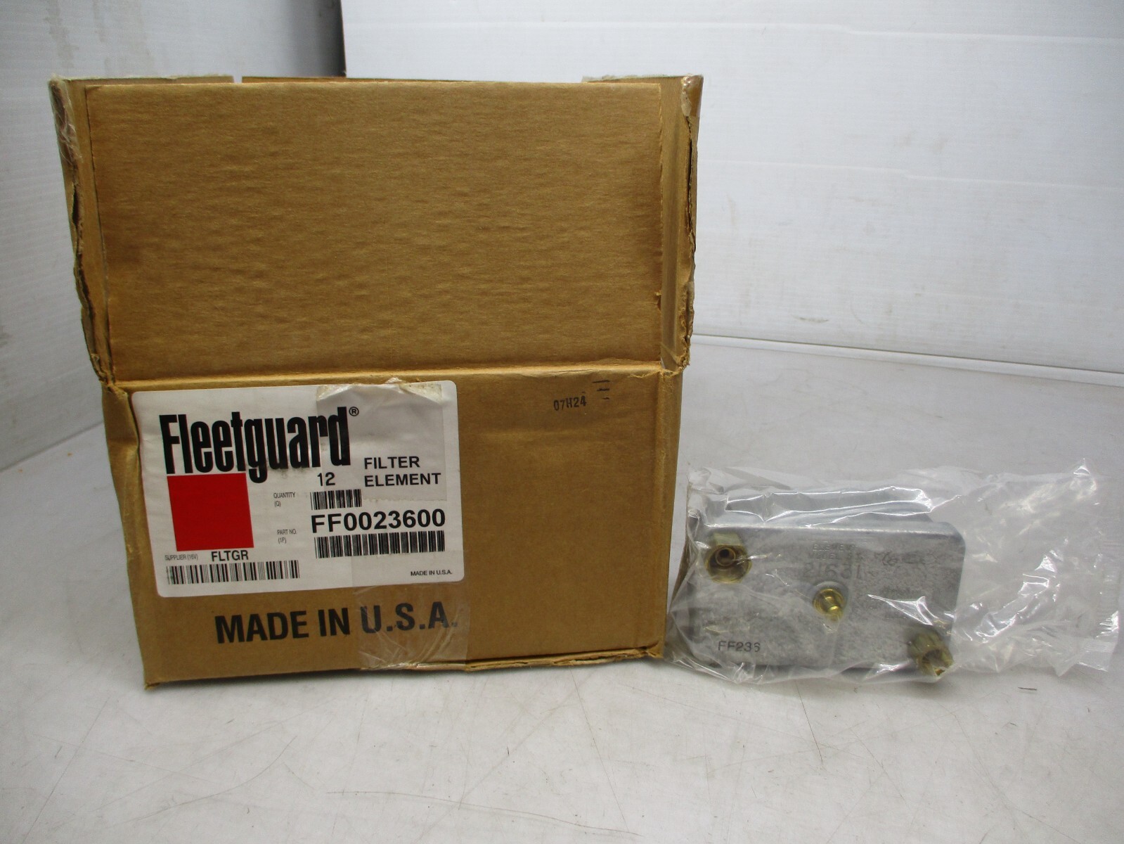 LOT of 12 FLEETGUARD FF236 Fuel Filter