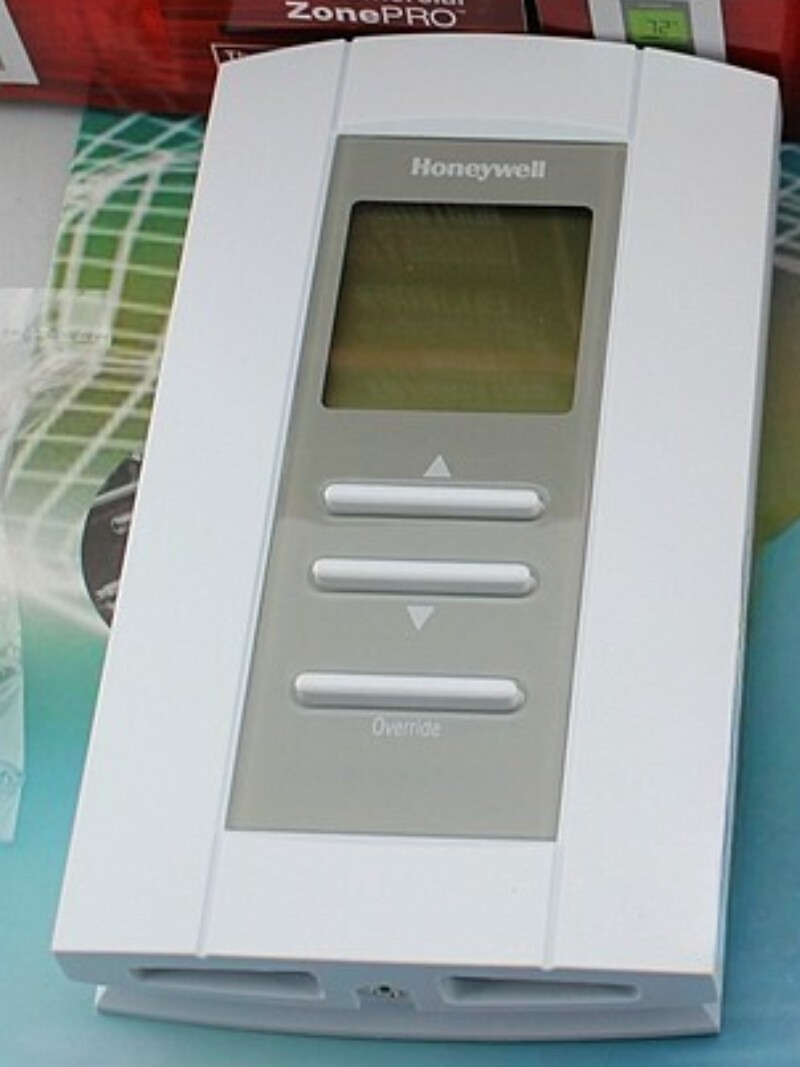 New in Box Honeywell TB7980A1006 temperature sensor