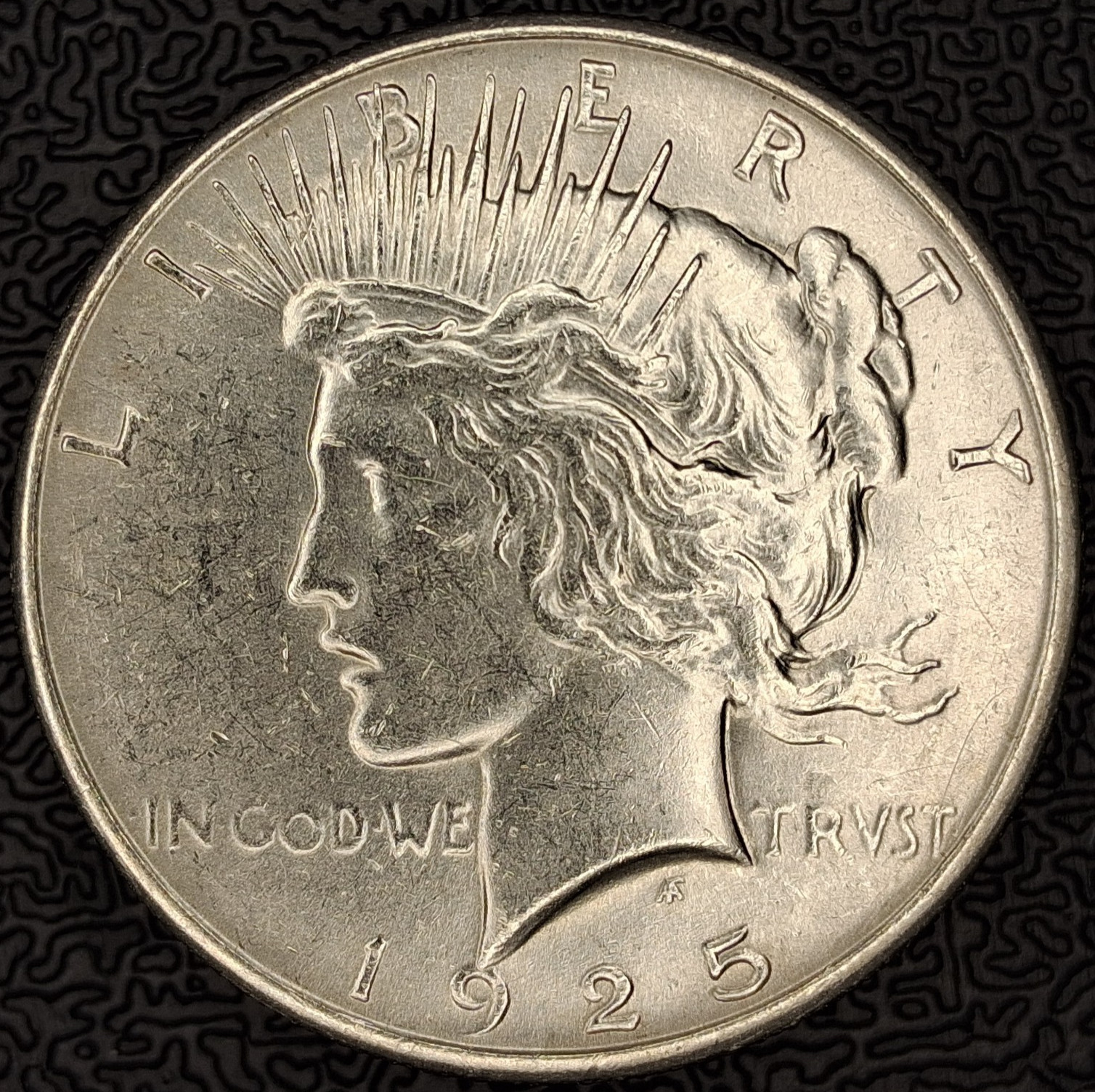 1925-P Philadelphia Peace Dollar **Pulled from BU Roll**