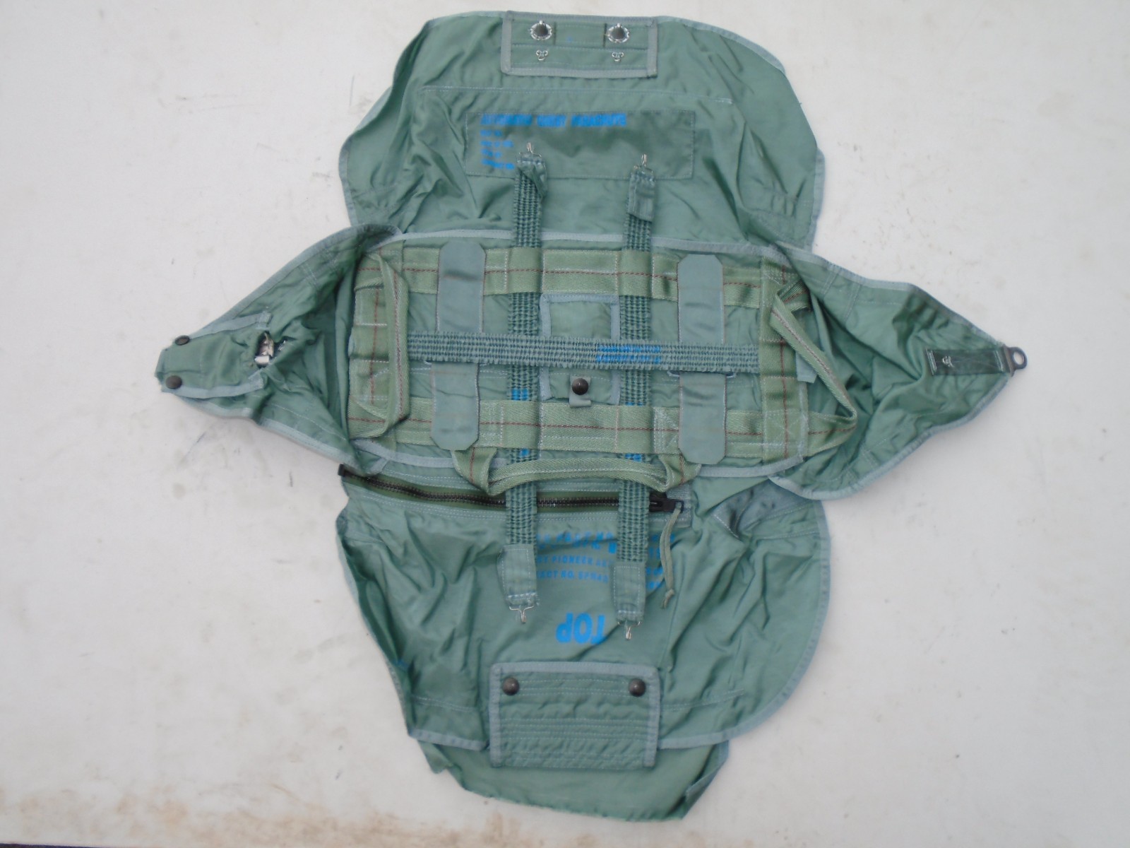 USGI Pioneer Aerospace 53J7298 Chest Automatic Parachute Pack 1670-00-516-8813
