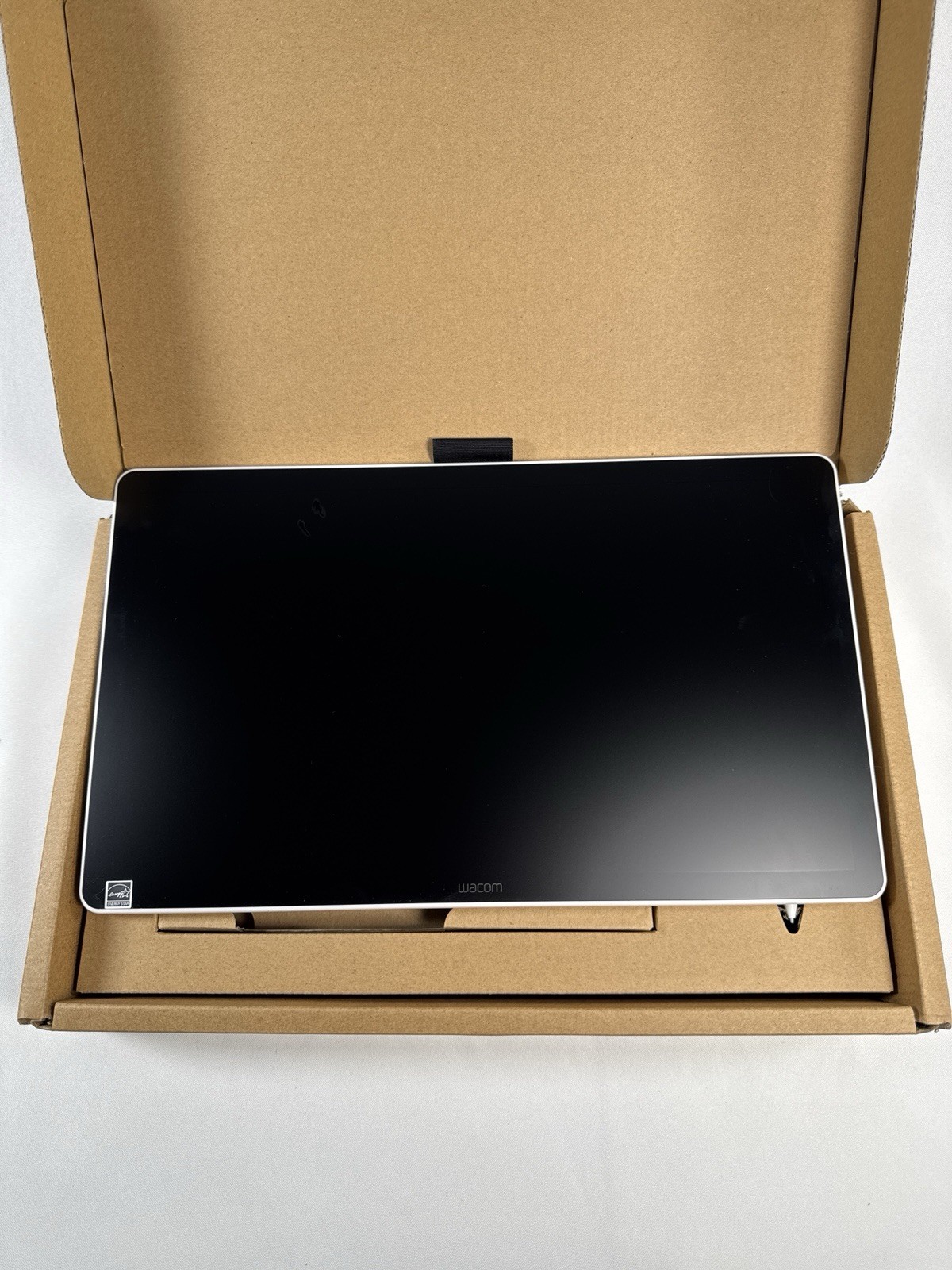Wacom One 14 Creative Pen Display with HDMI Adapter