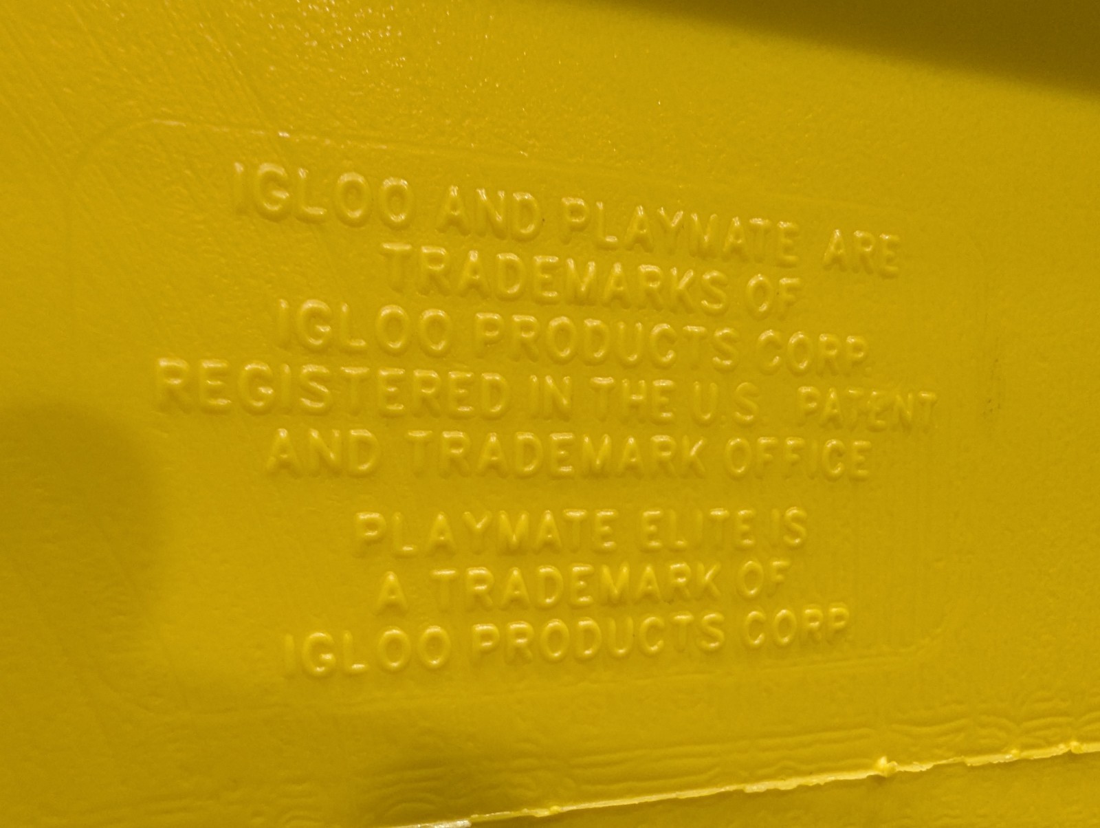 Vintage Igloo Playmate Elite Yellow Pineapple Cooler- MINT