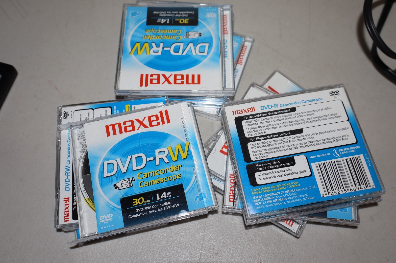 Hitachi DVD Camcorder DZ-MV550A – Bundle – Works