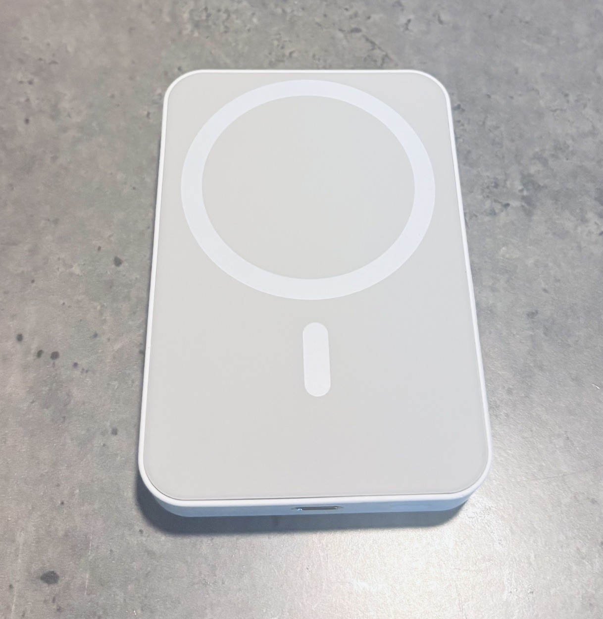 Magnetic 5000 mAh Power Bank - Arctic White