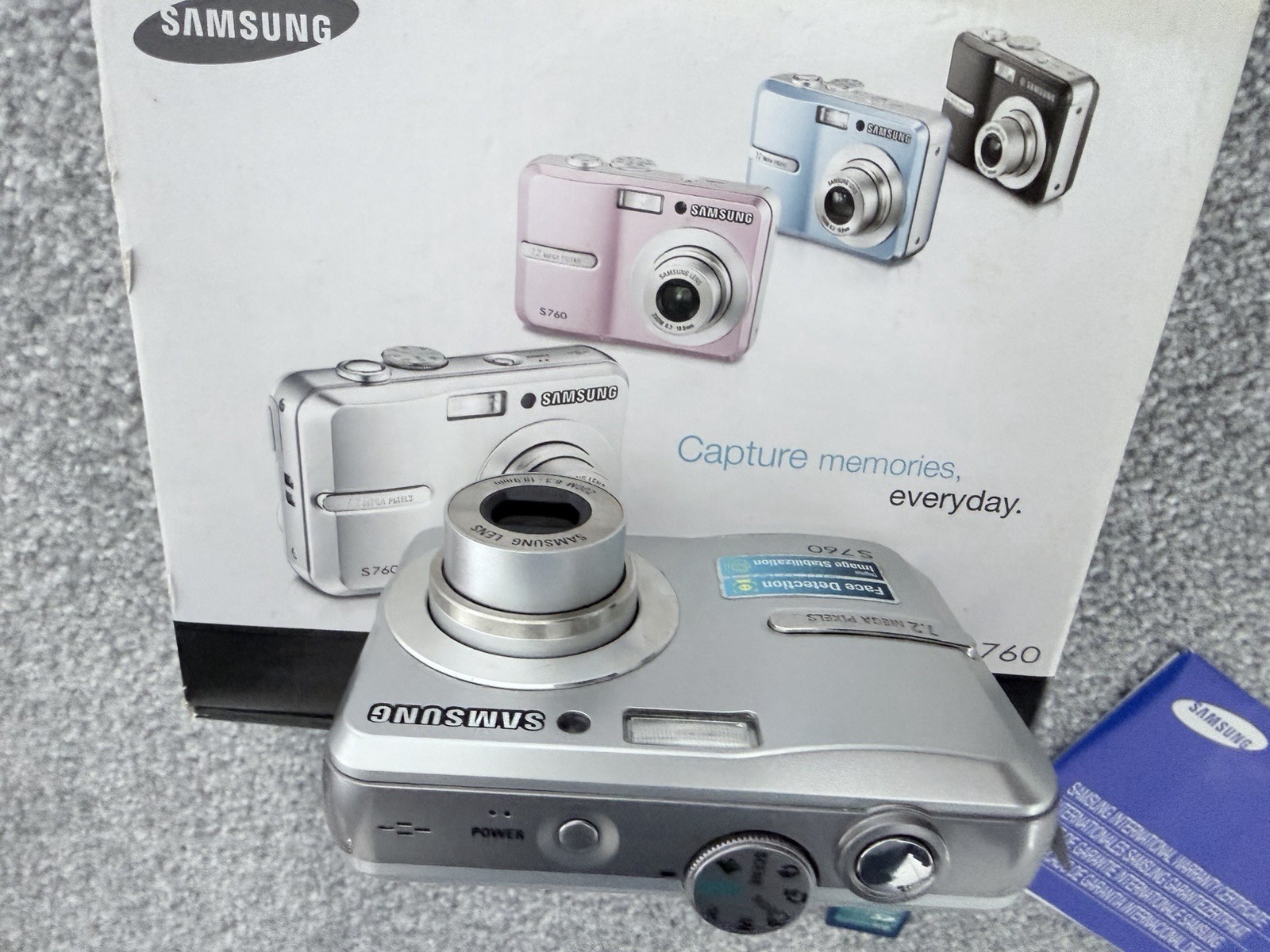 Samsung Digimax S760 7.2MP Digital Camera - Silver