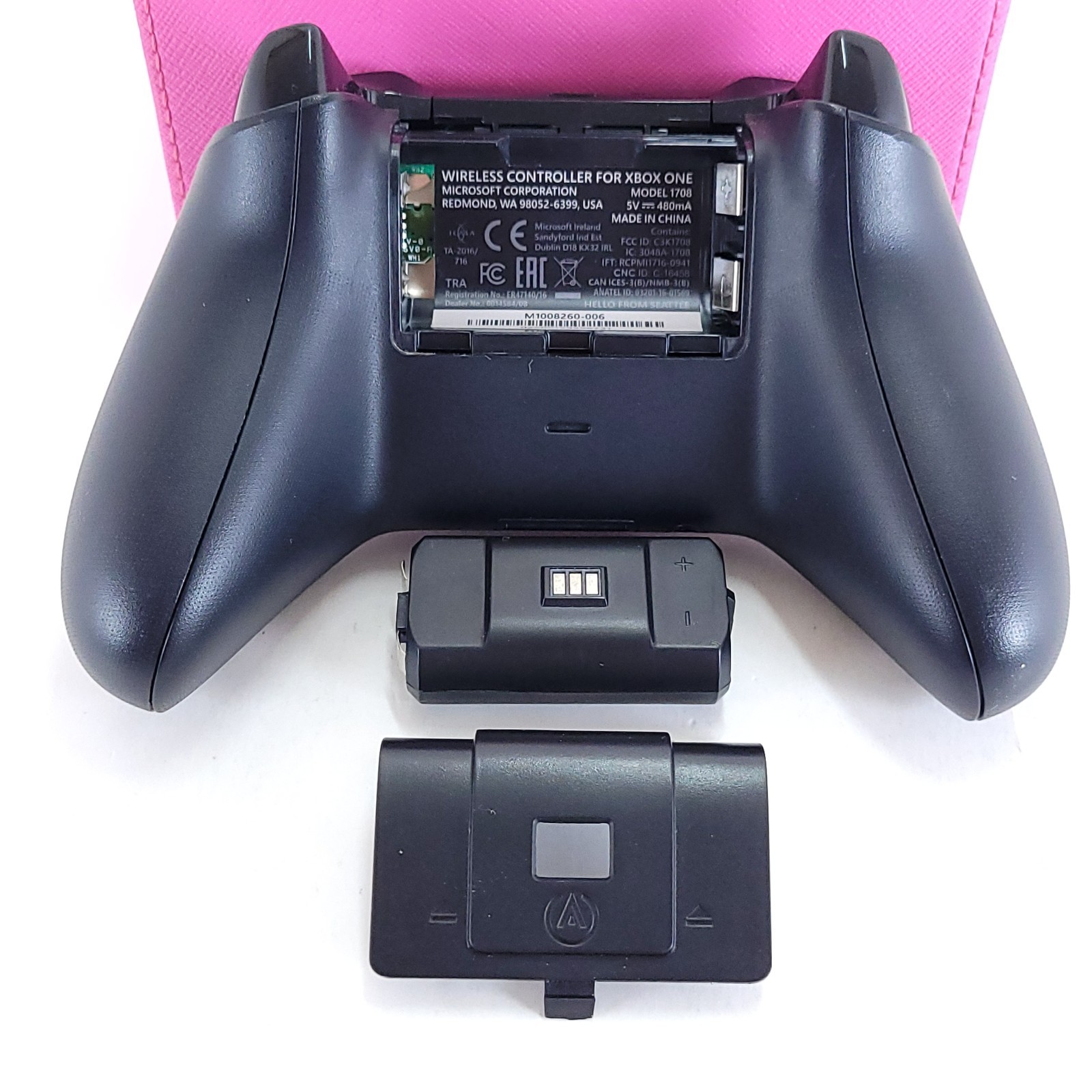 Xbox One PowerA Charging Controller Station CPFA114326-02 w/2 Controllers