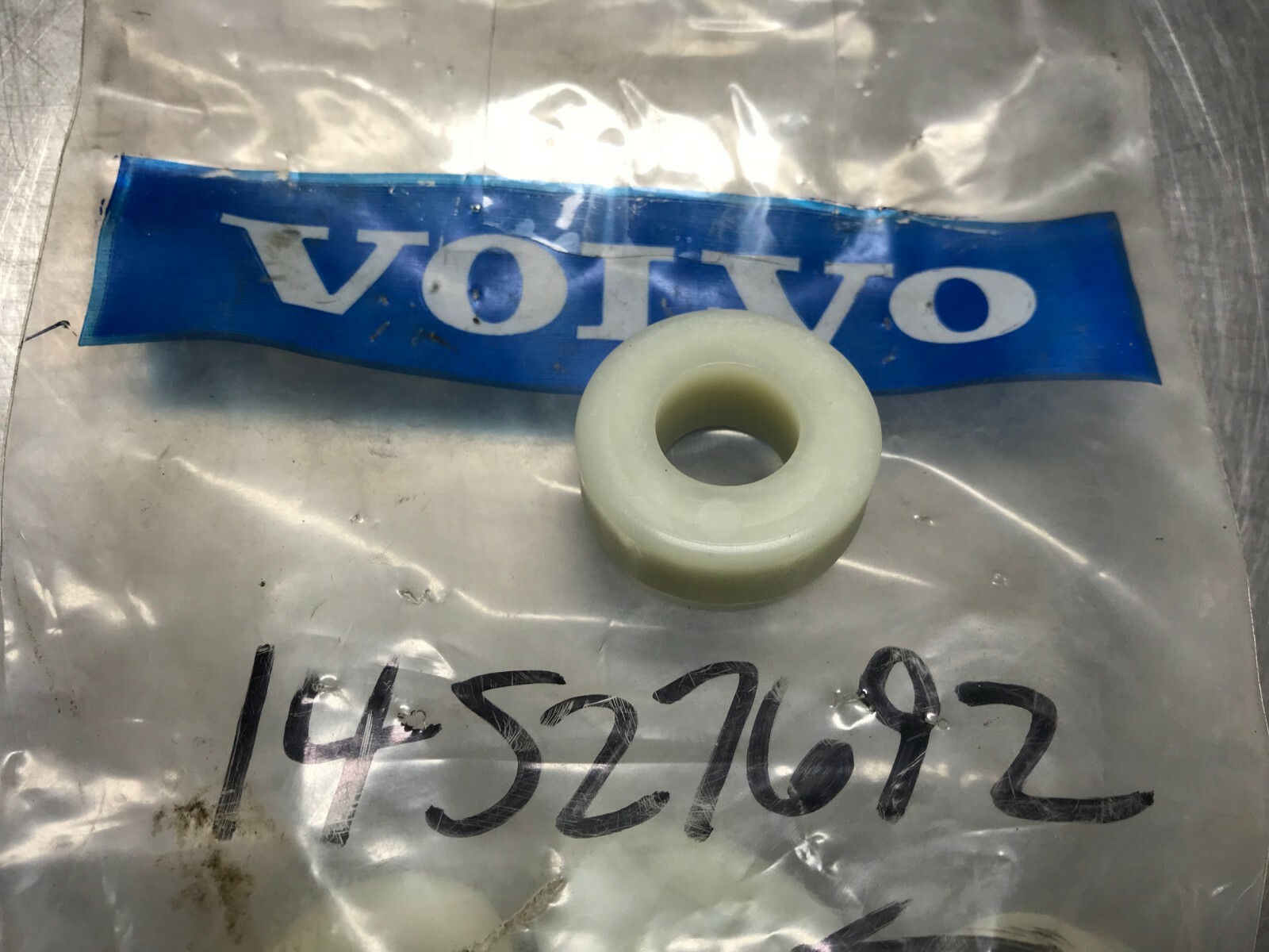 14527692  GENUINE  Volvo  ROLLER   VOE14527692