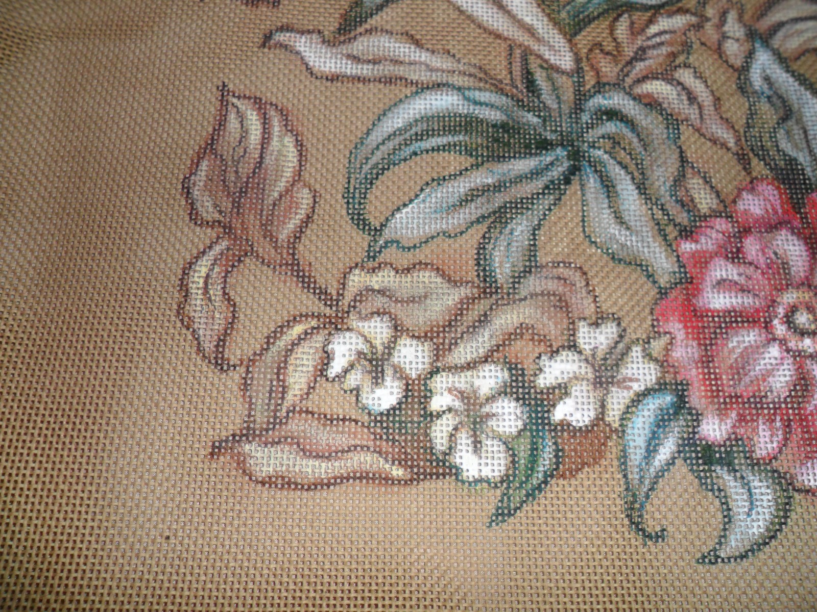 Exquisite Handpainted Needlepoint Canvas - Glorious Florals 16 Count Mono