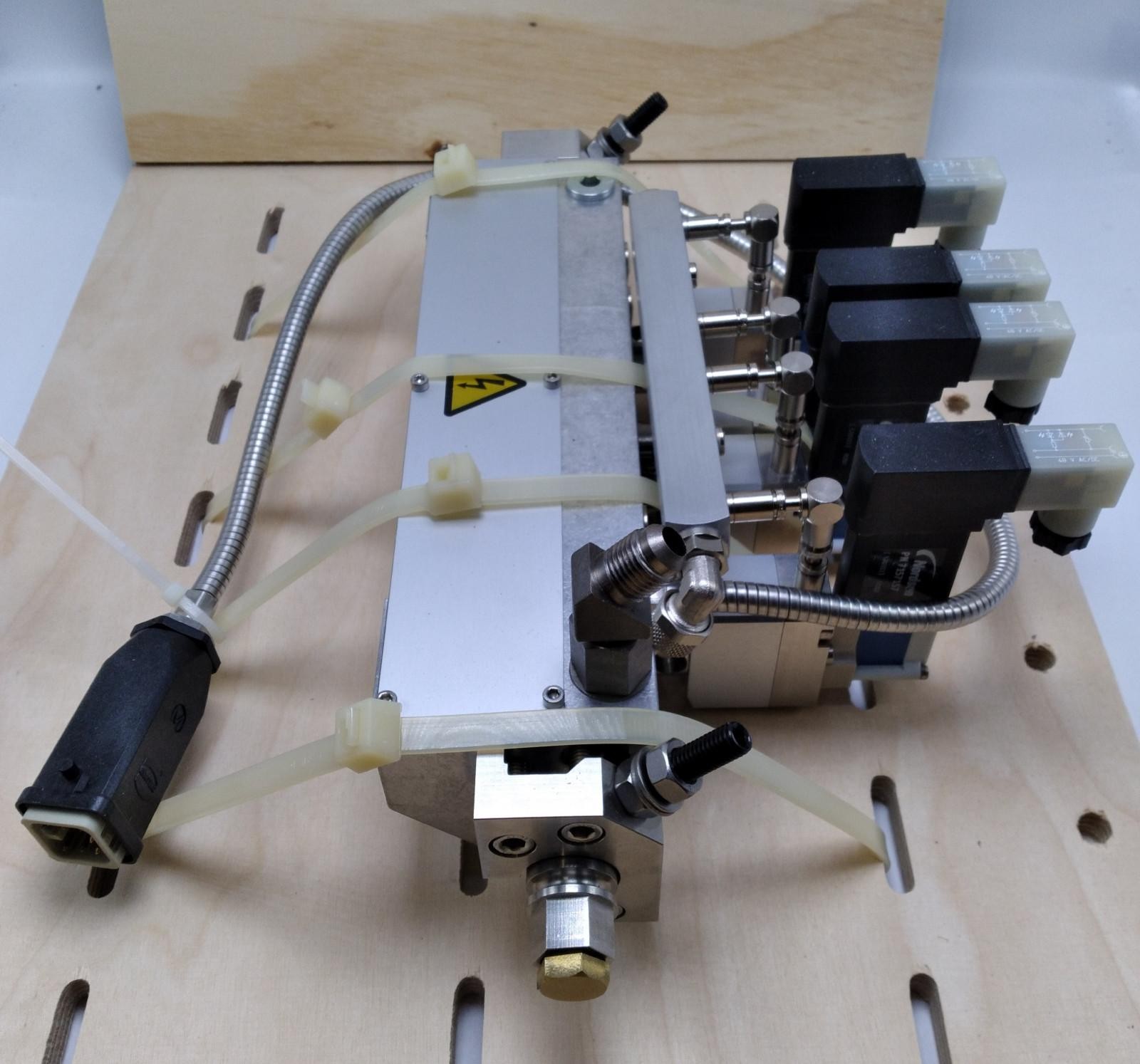 Nordson 7566582 Speed-Coat® Hot Melt Applicator W/4 Modules