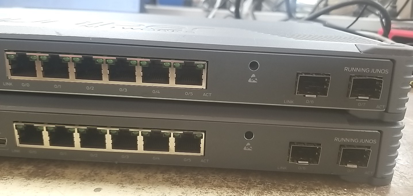 (X2) Juniper Networks SRX300 Services Gateway