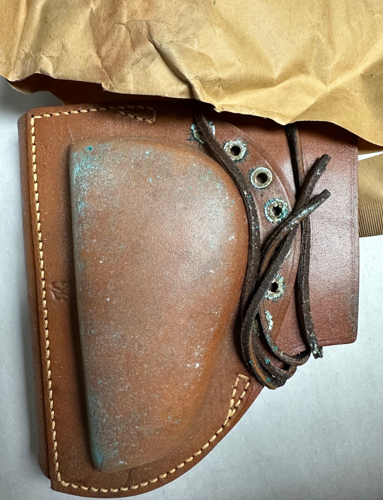 US GI WWII M1 GARAND CHEEK PAD "K" LINE MARKED REPACKED IN THE 50S RUSTY RIVETS.