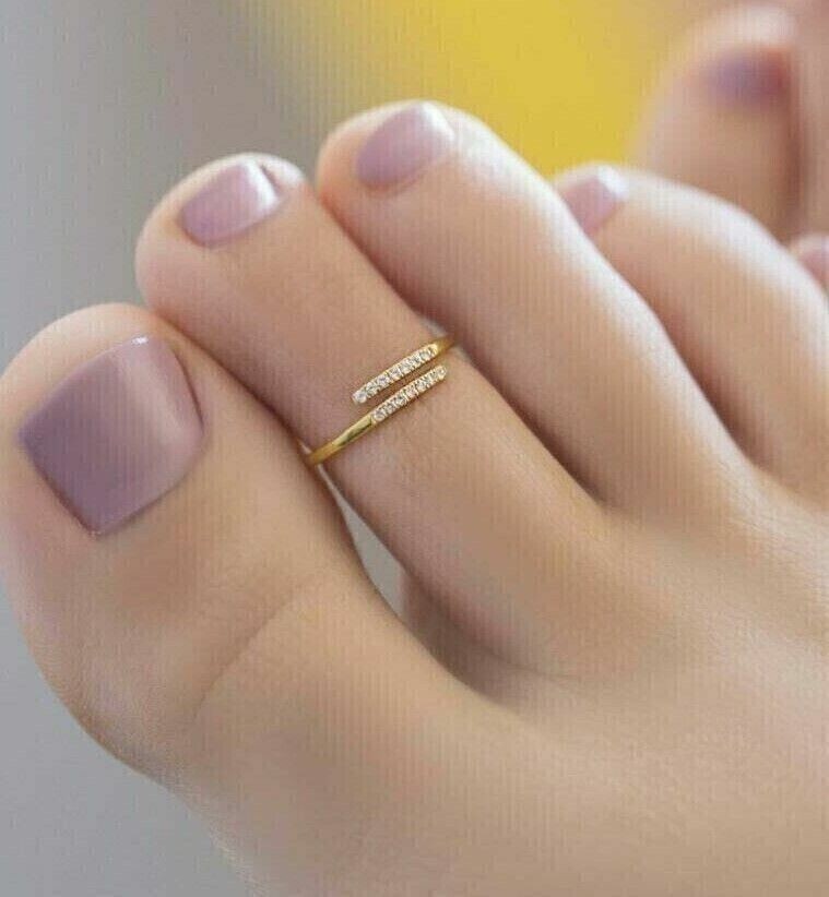 Simulated Diamond Adjustable Women's Elegant Toe Ring 14K Yellow Gold Plated