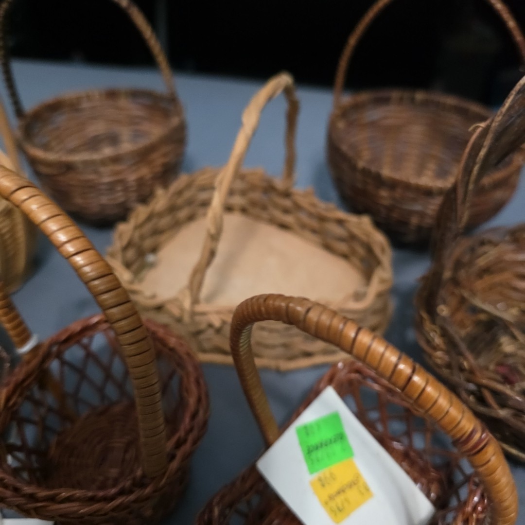 Crafts Misc. Small Wooden Baskets