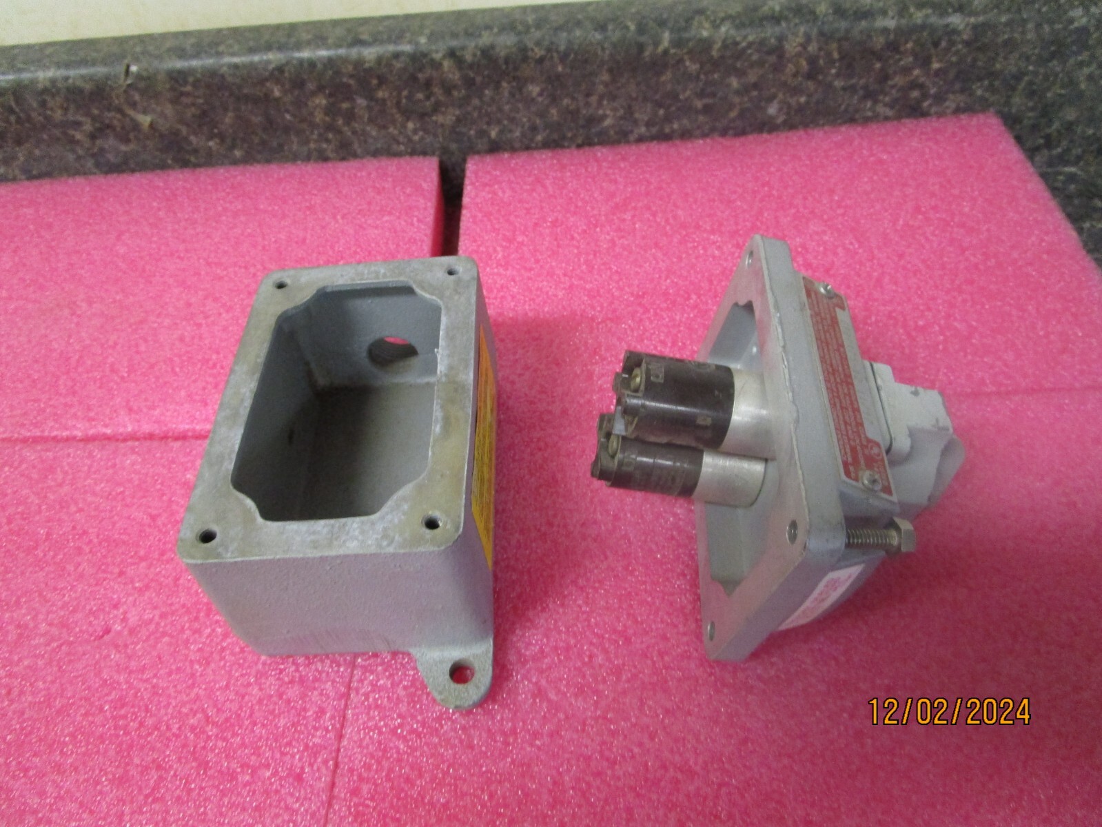 Appleton Selector Switch Control Station Sealed 2 Position, 2 Circuit EFDB175-12