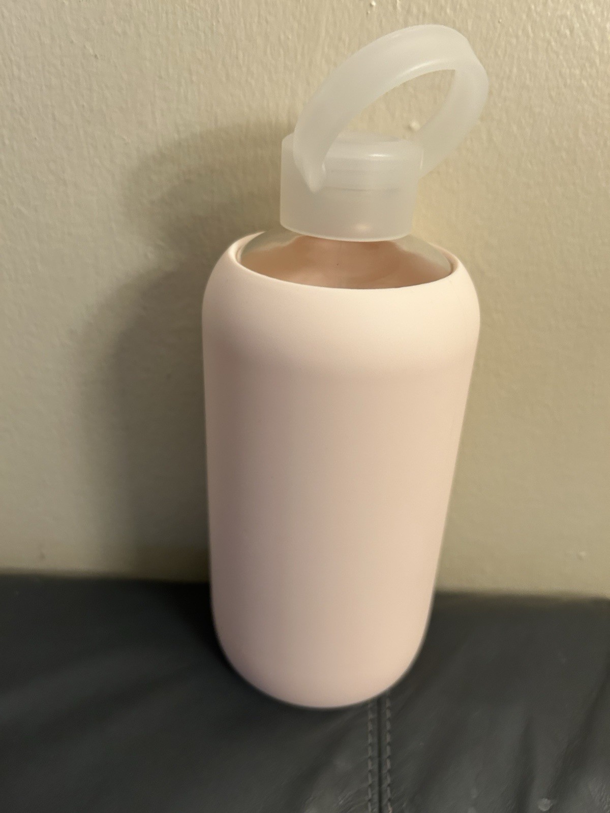BKR  Big Bottle 32 oz 1 L Glass Water Bottle Light Pink Silicone Sleeve