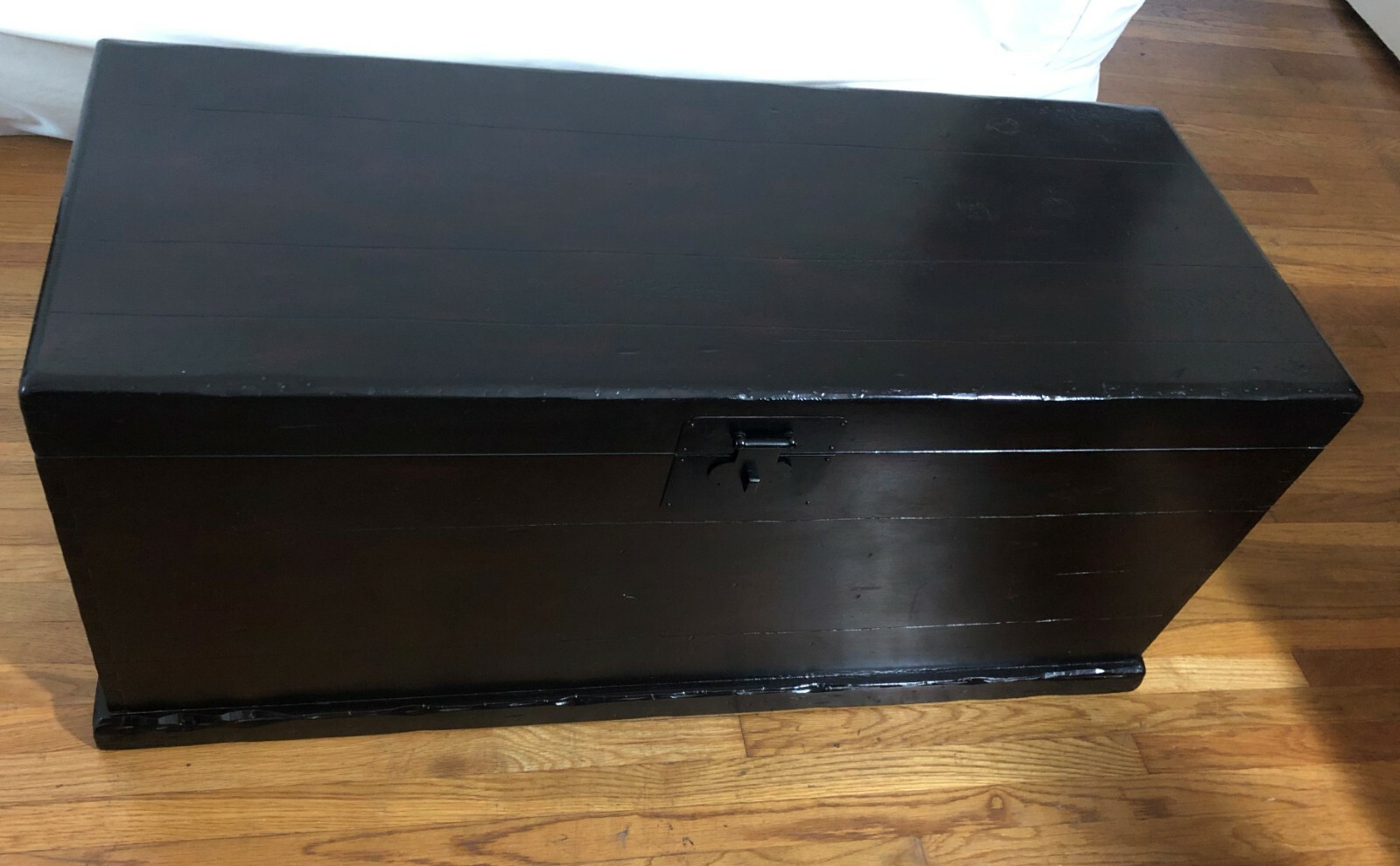 RARE! POTTERY BARN SOLID WOOD STEAMER COFFEE TABLE "EMMETT" TRUNK CHEST STORAGE