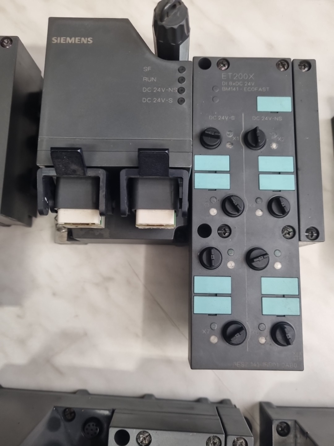 Siemens 6ES7 141-1BF01-0AB0 / 6ES7141-1BF01-0AB0 Simatic ET200 Basic Modul