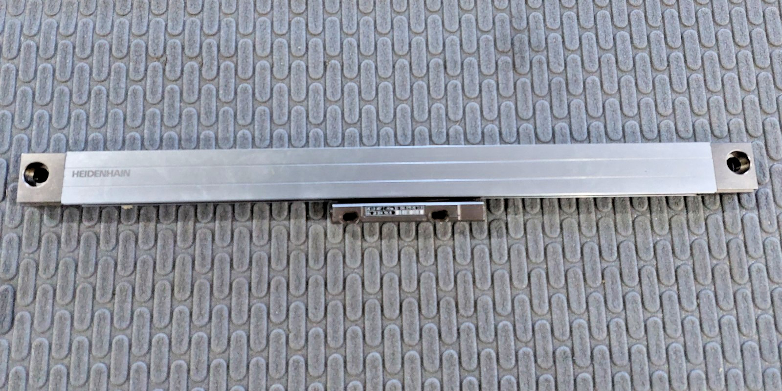 HEIDENHAIN LINEAR ENCODER AE LS 487, 320, 5.0, R35, ID 594 875-02, L3