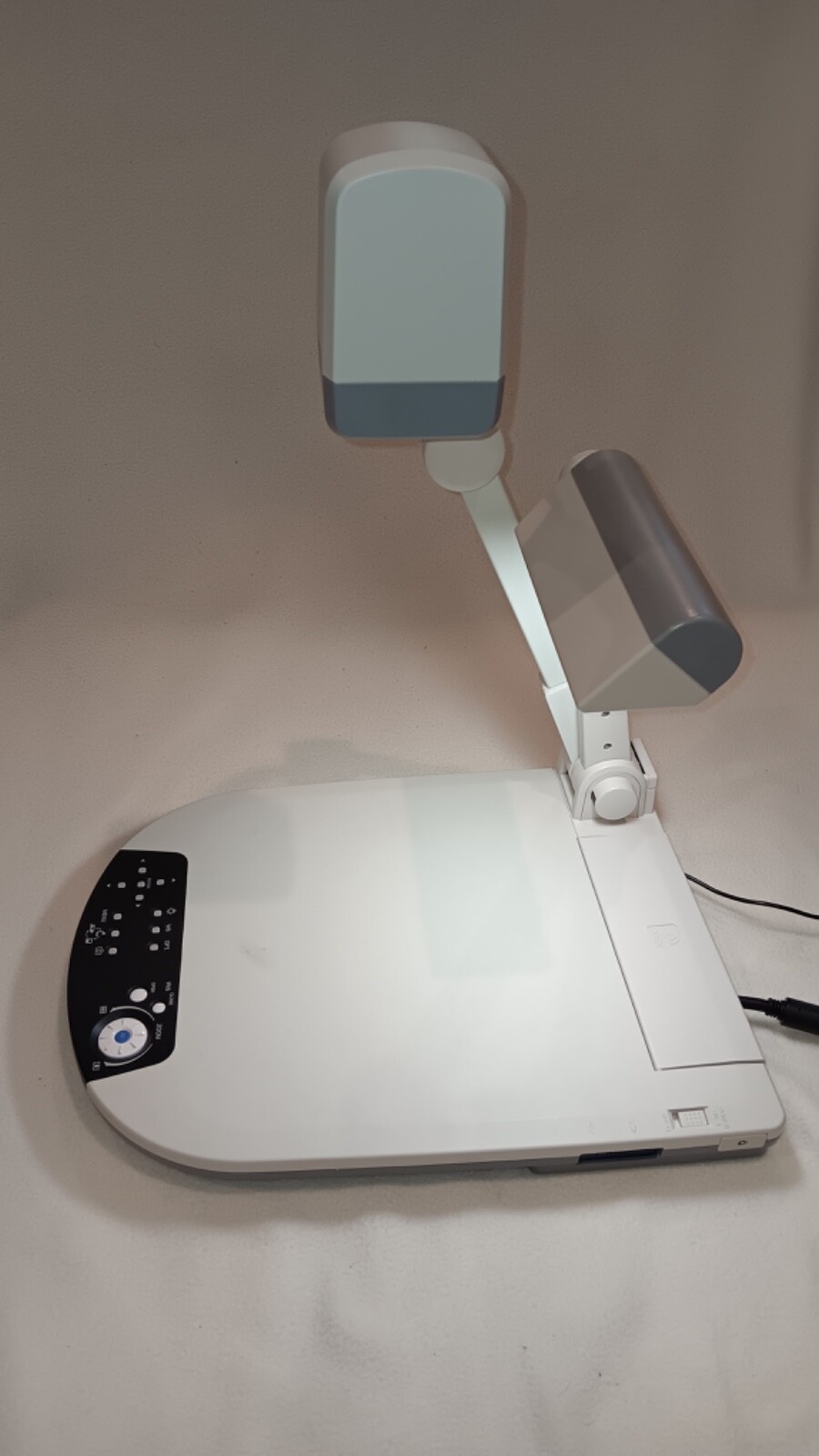 ELMO P-10 DOCUMENT CAMERA/ PRESENTER