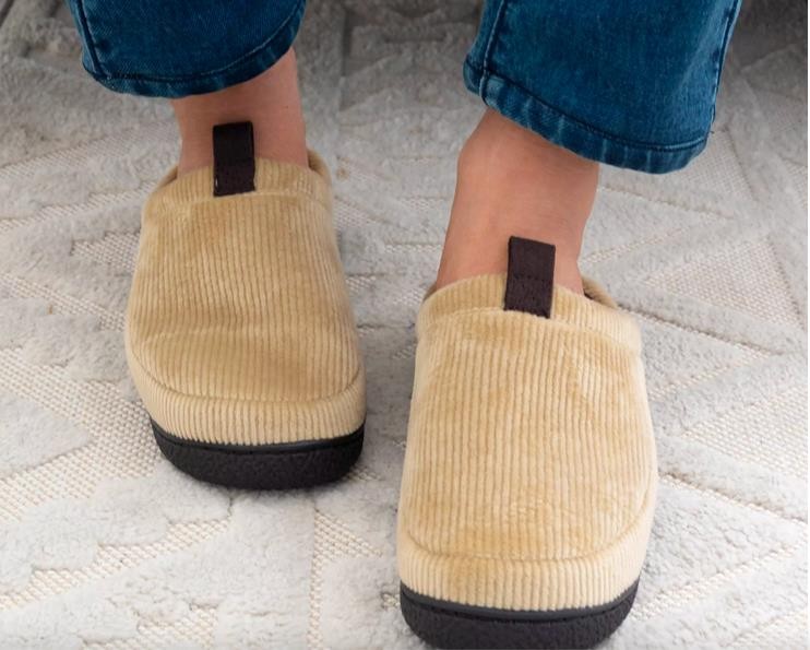 Isotoner Men's Corduroy Hoodback Slippers Pebble SZ XL 11 - 12 NEW $48 A9F088PEB