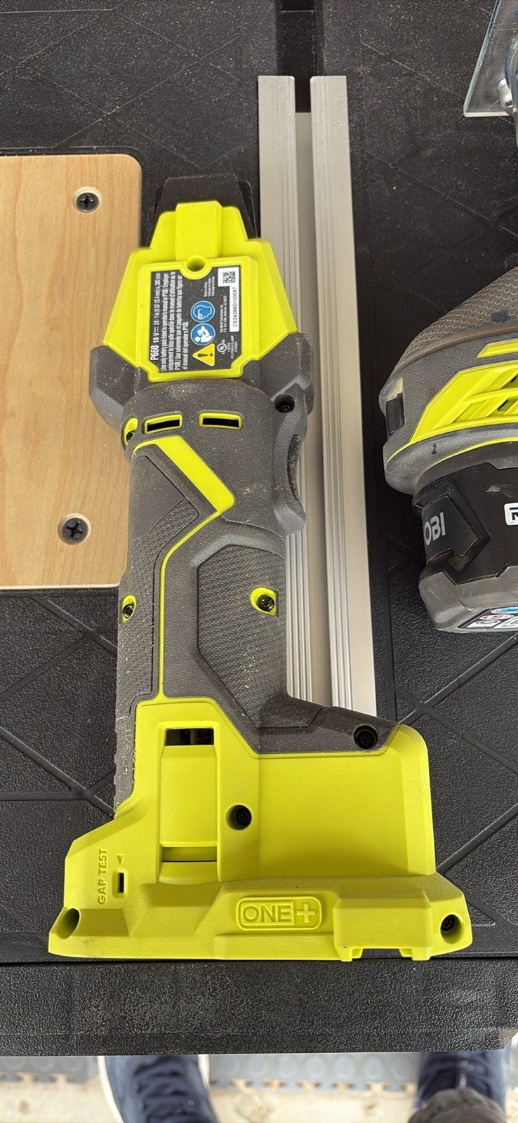 RYOBI ONE+ 18V Lithium-Ion Cordless PEX Tubing Clamp Tool (Tool Only)