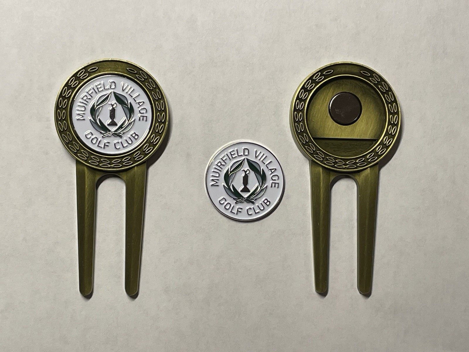 (1) Muirfield Village Golf Club Divot Tool & 1" Coin Golf Marker - Dublin, Ohio