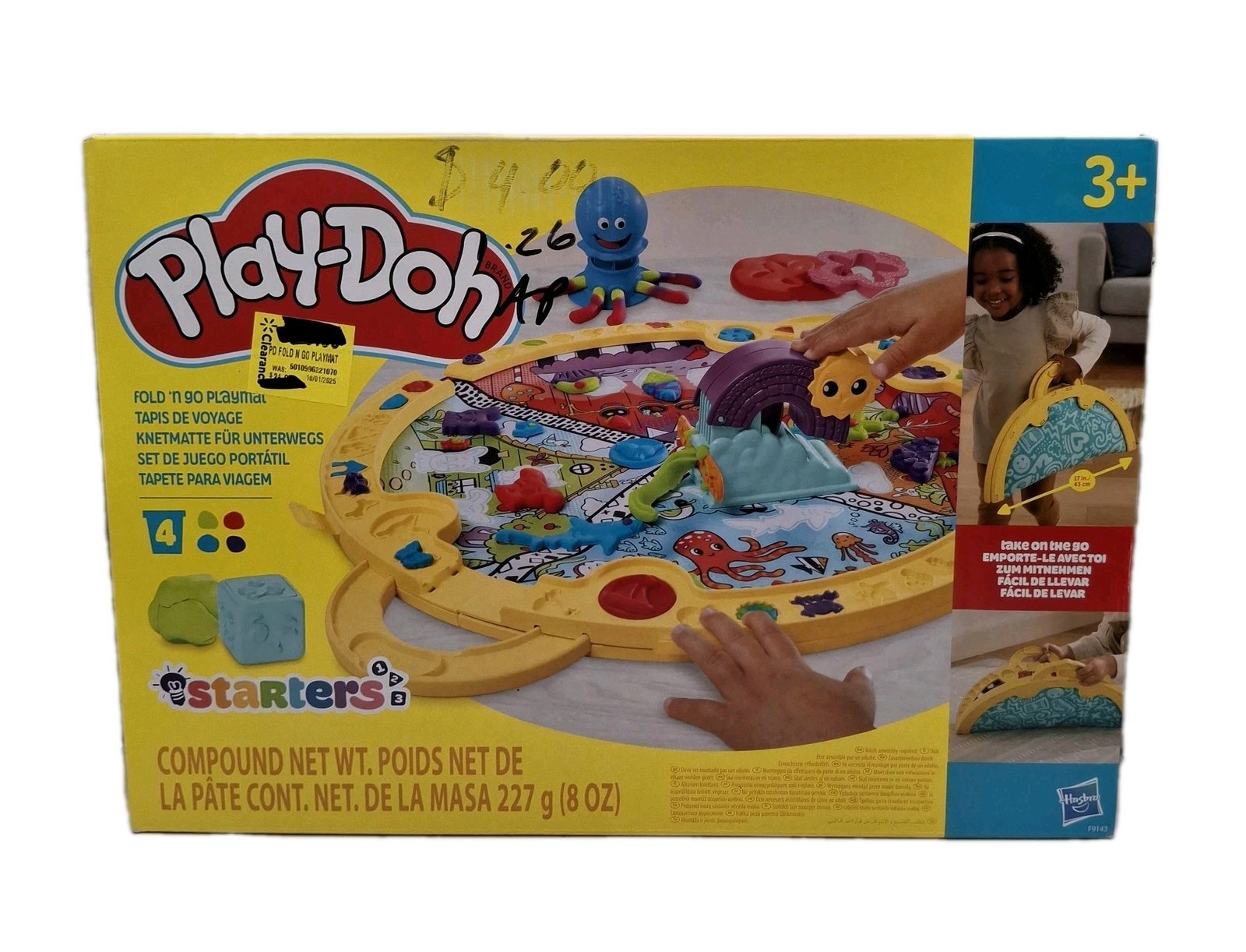 Play-Doh Fold And Go Playmat Starter Set With 19 Accessories