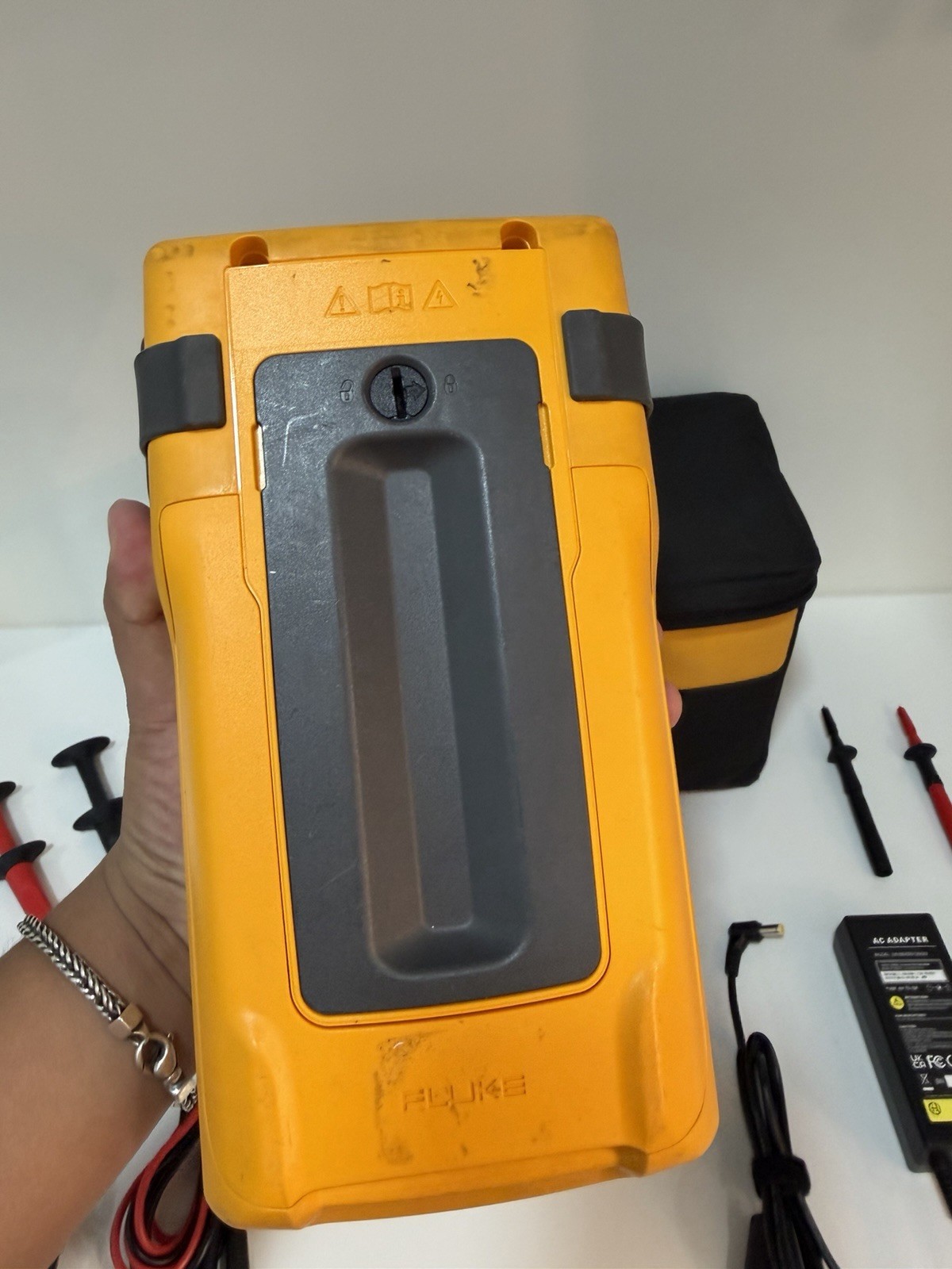 FLUKE 753 DOCUMENTING PROCESS CALIBRATOR W/ ACCESSORIES -FREE SHIPPING (TESTED)