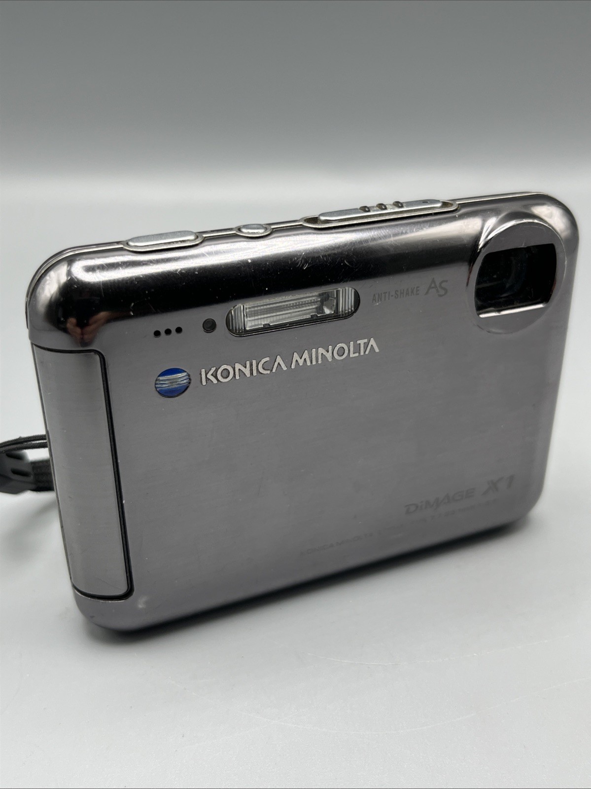 Konica Minolta DiMAGE X1 8.0MP Digital Camera w/ Case Charging Dock Battery