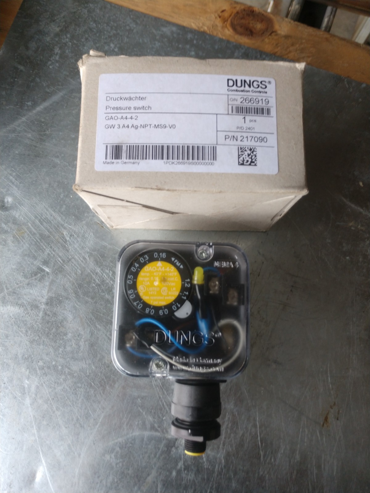 Dungs 217-090 217090 Gas Pressure Switch BRAND NEW NOS