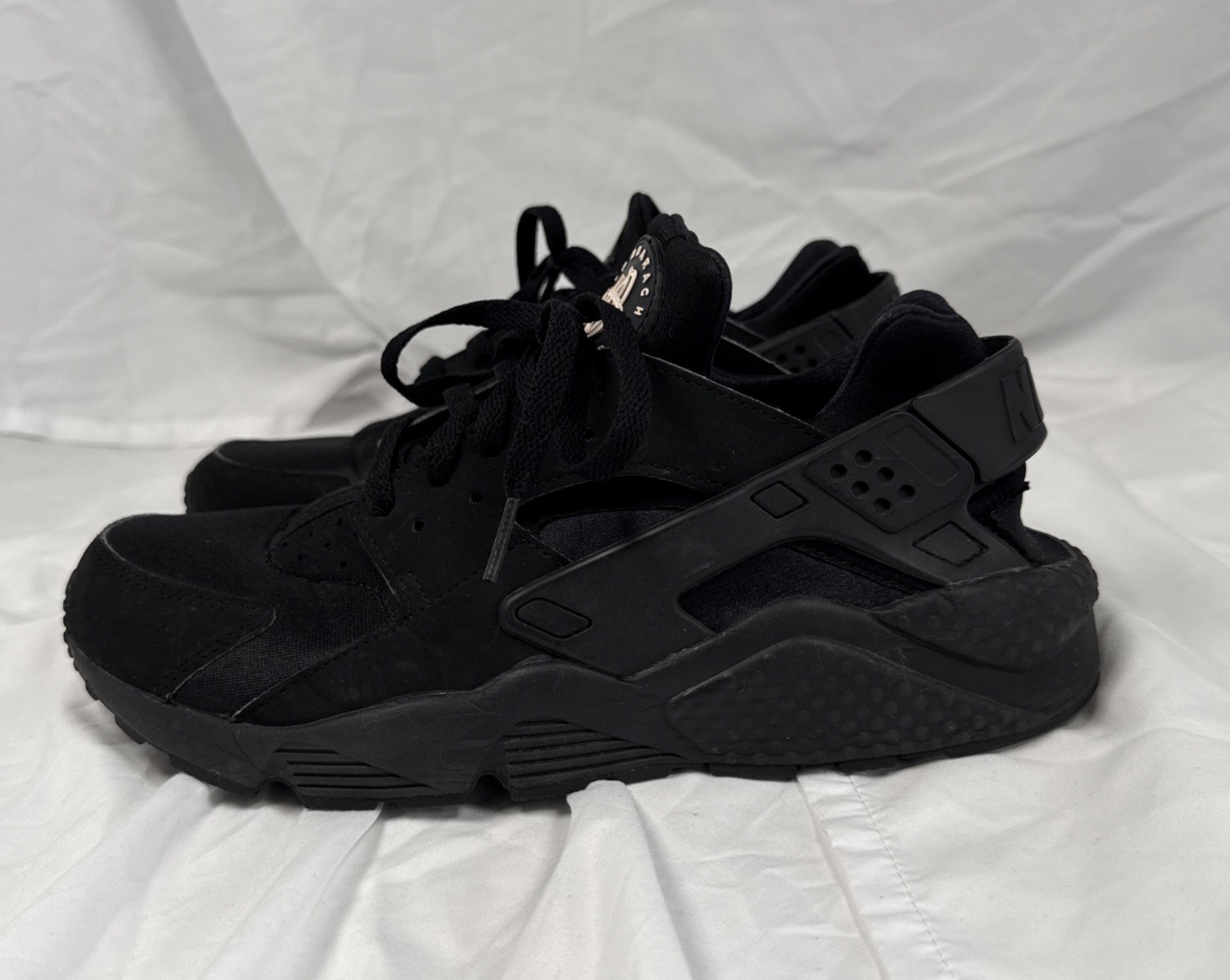 Nike Air Huarache Triple Black Men’s Running Shoes Sneakers Sz 9 EUC 318429-003