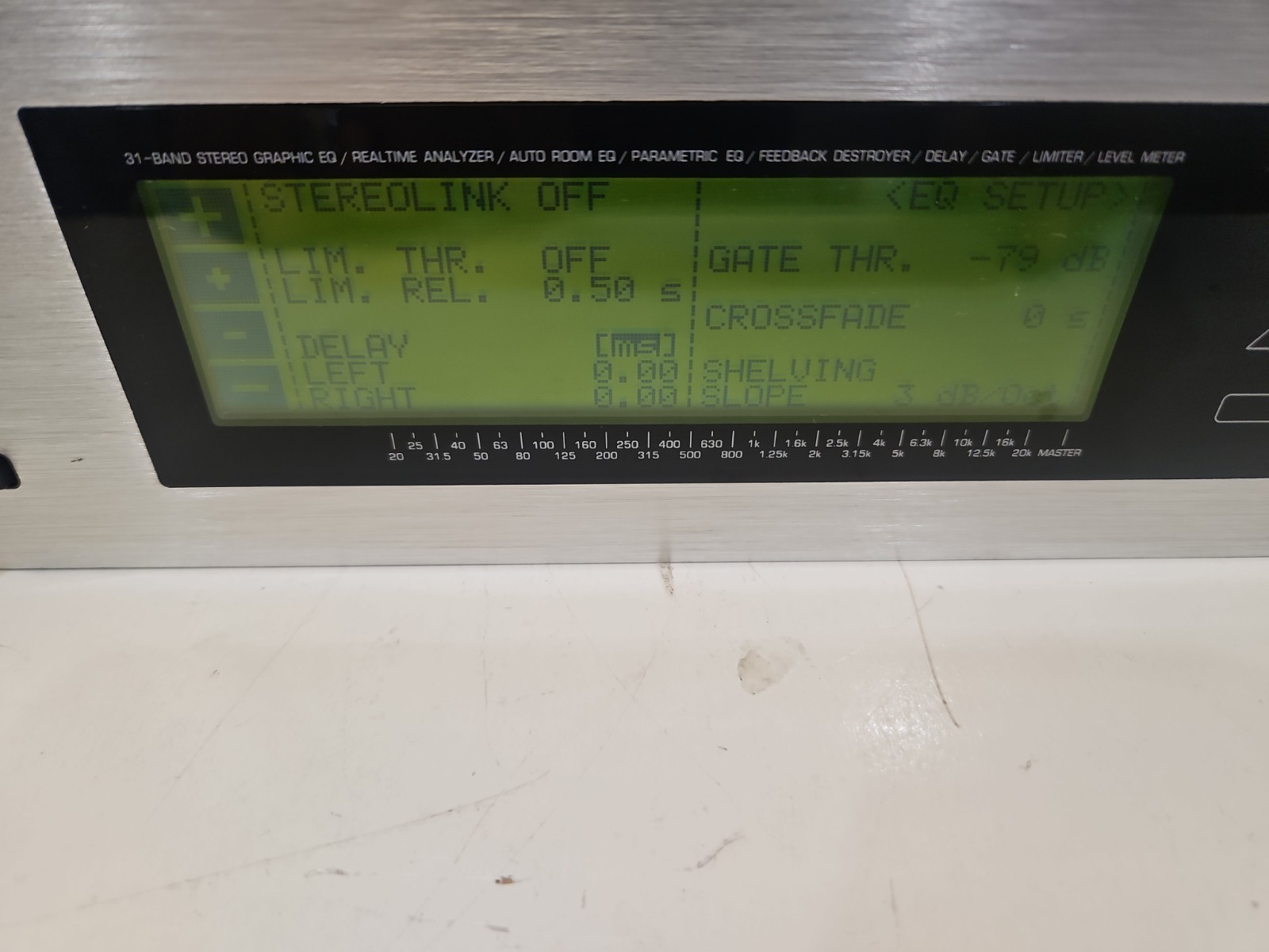 Behringer Ultra-Curve Pro DSP 8024 Digital 24-bit Dual-DSP Mainframe
