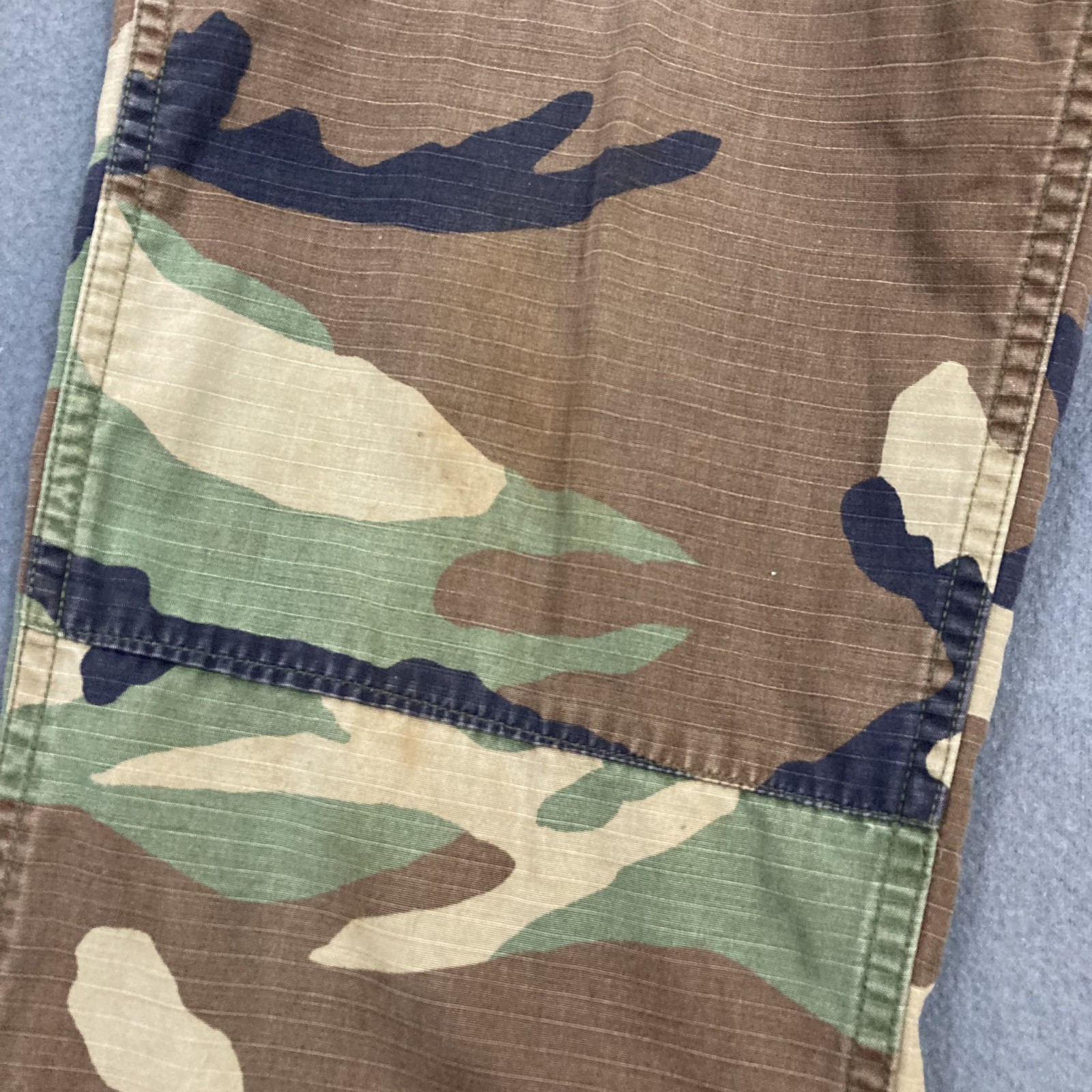 Combat Mens Size Small Brown Camoflouge Pattern Long Pants