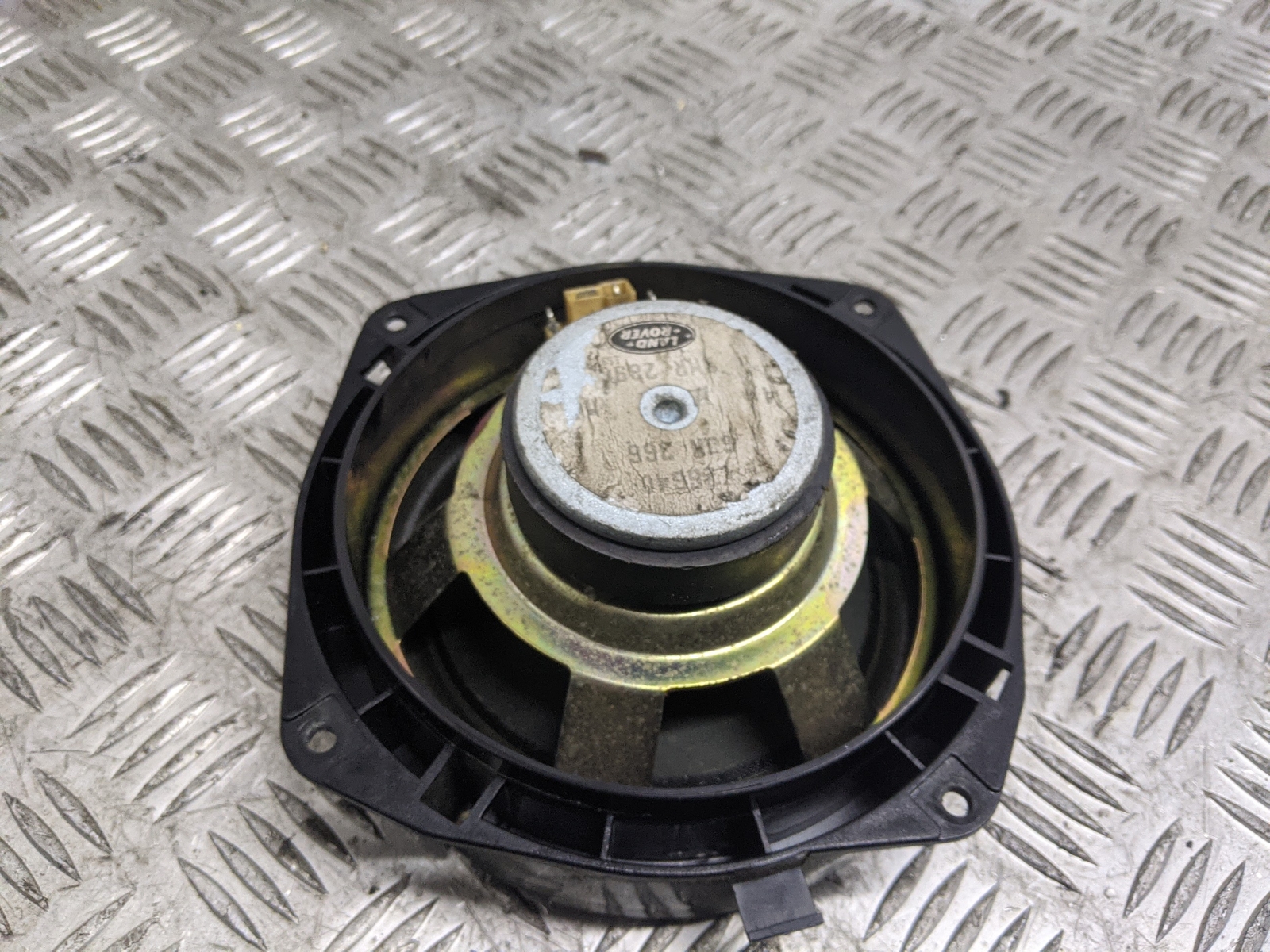 RANGE ROVER DSE 1997 DOOR SPEAKER (FRONT DRIVERS SIDE)