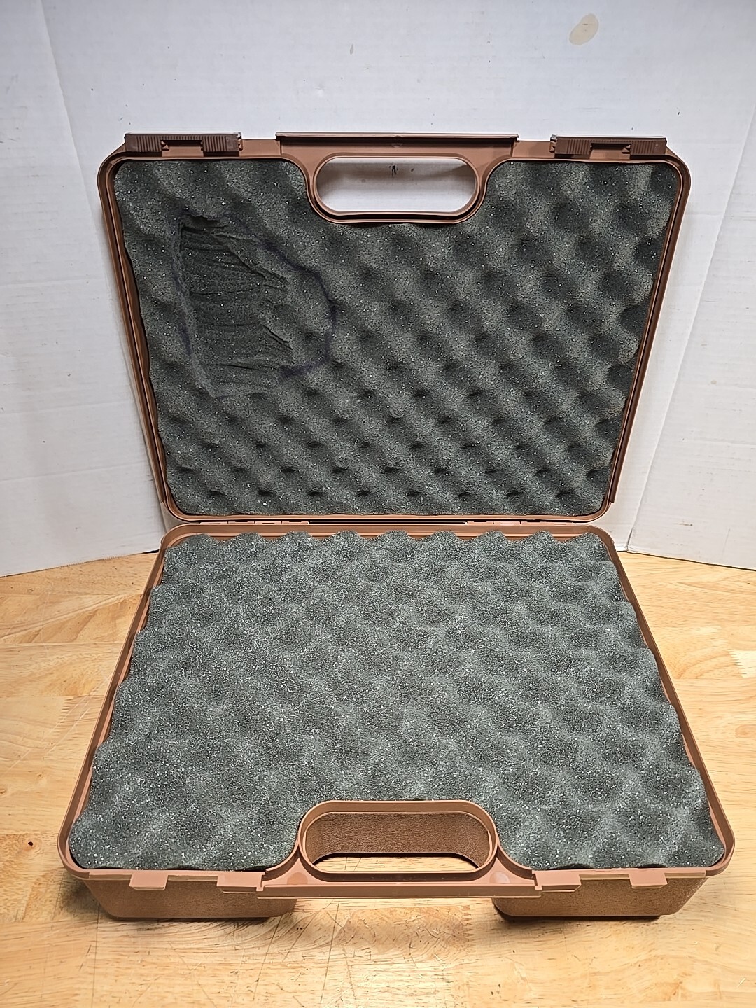 Doskocil Brown Gun Case w/ Encased Foam Guard Hard Shell 16”x12”x6" Model #1612
