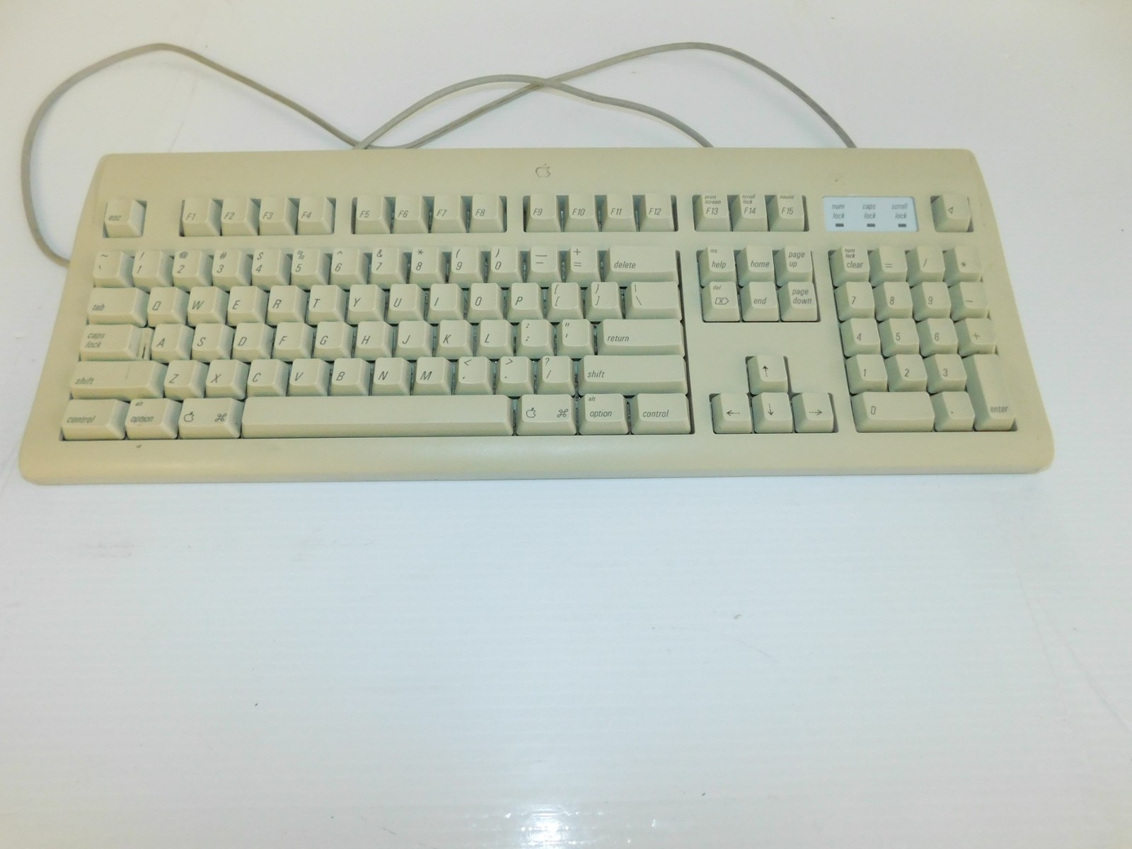 APPLE DESIGN KEYBOARD MODEL M2980 (MIQ59)