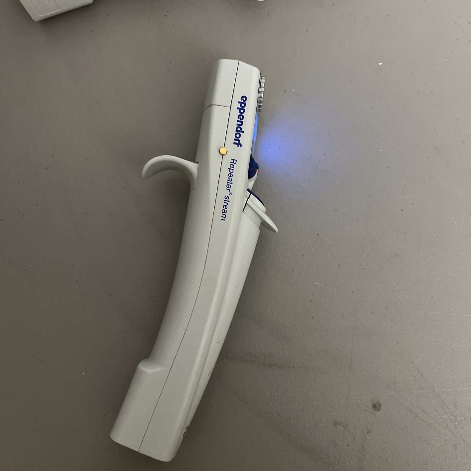 Eppendorf Repeater Stream Electronic Multi-Dispenser Pipette bundle- No Charger