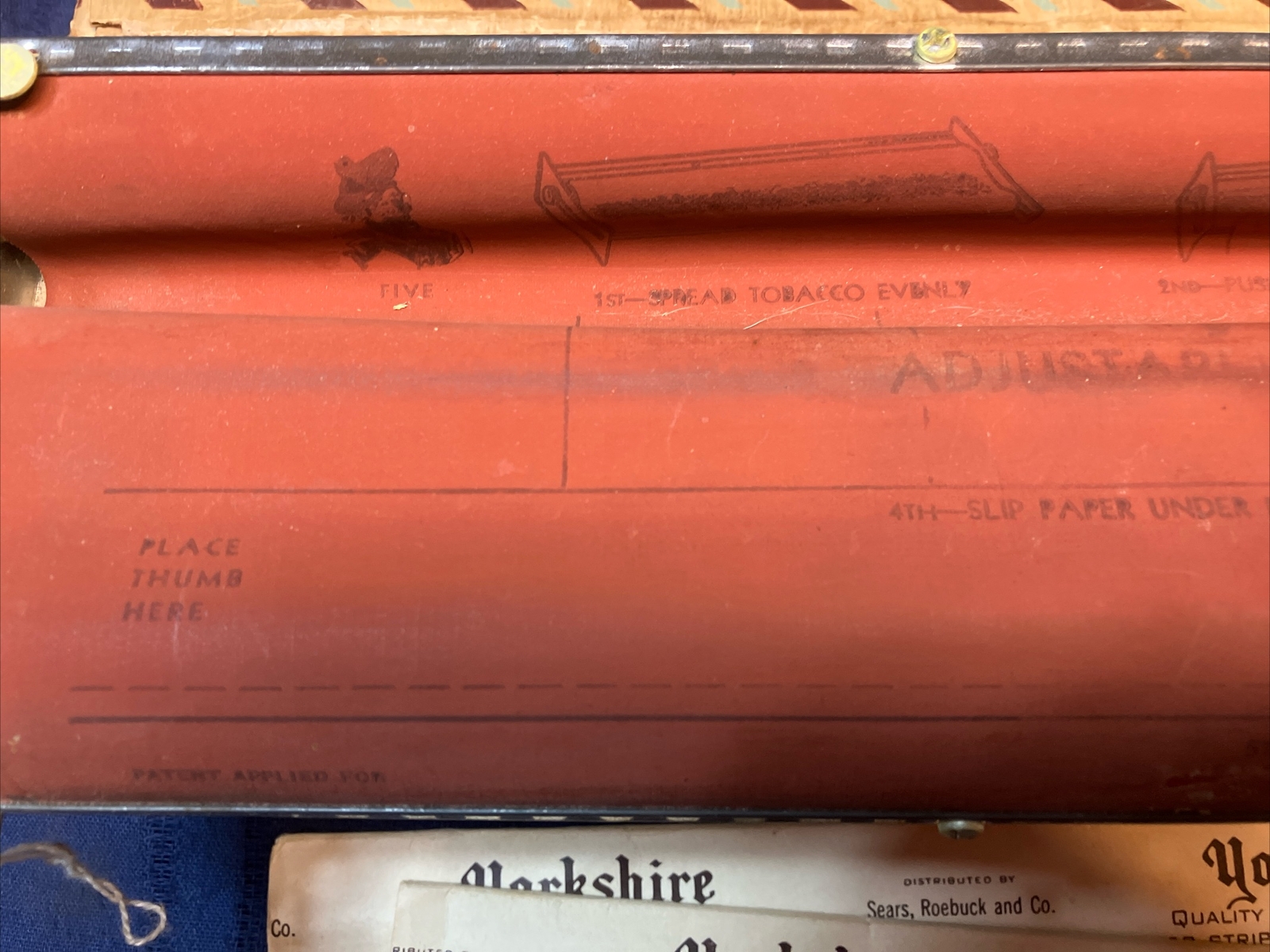 V Master Cigarette Maker, Roller