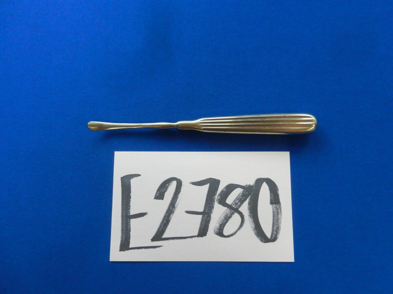 E2780 V. Mueller E0071 Curved Elevator 16cm Overall Length