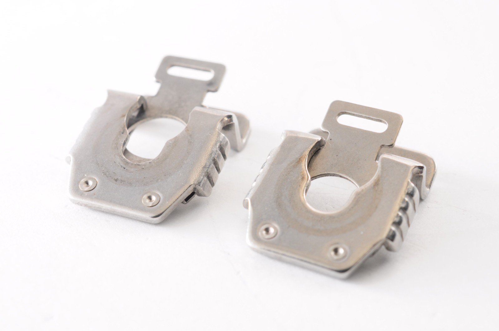 *NEAR MINT* 1 Pair Lugs Neck Shoulder Strap Adapter Clips  For Mamiya M645 1000S