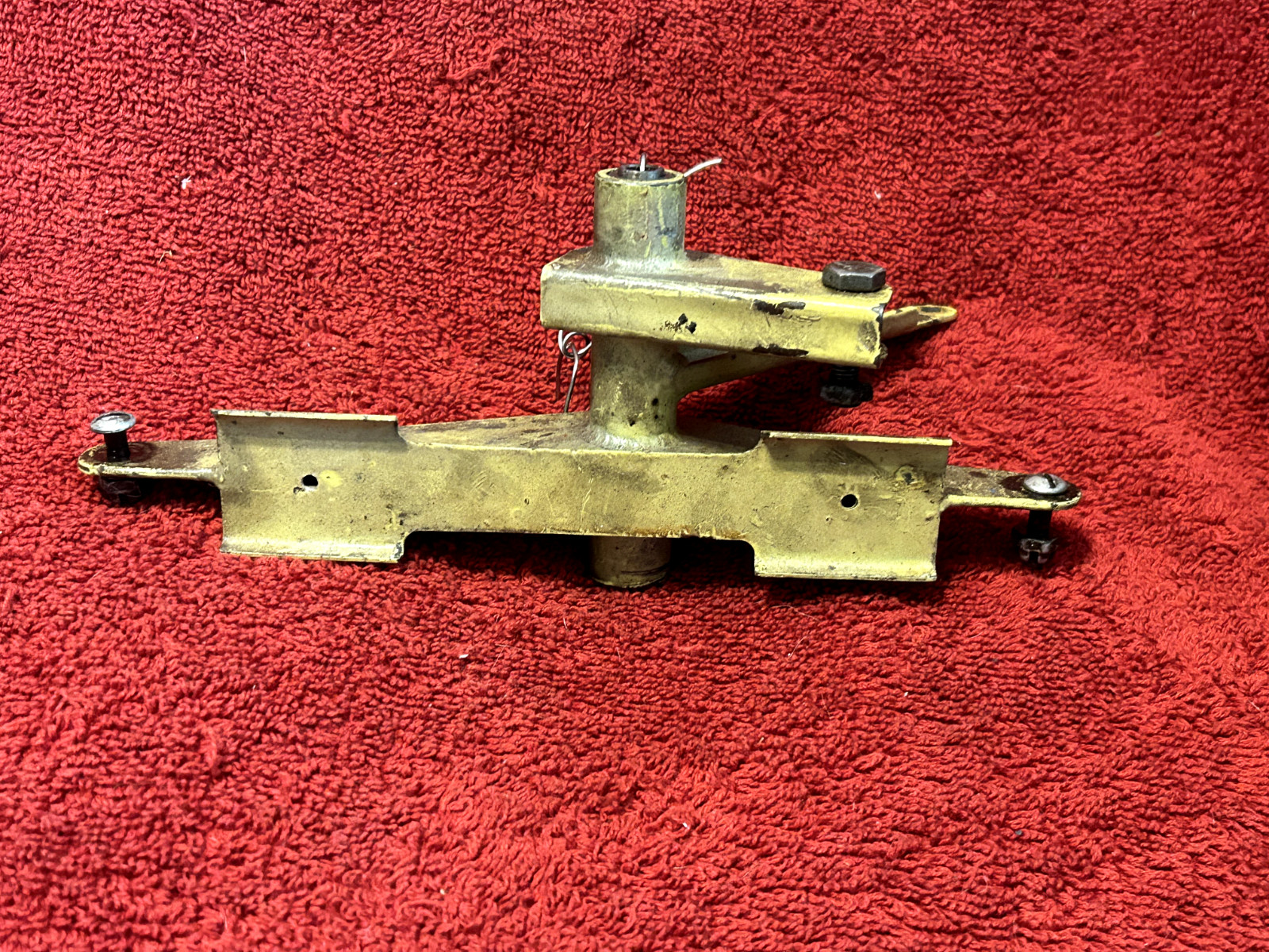AIRCRAFT HORIZONTAL STABILIZER HINGE ASSEMBLY